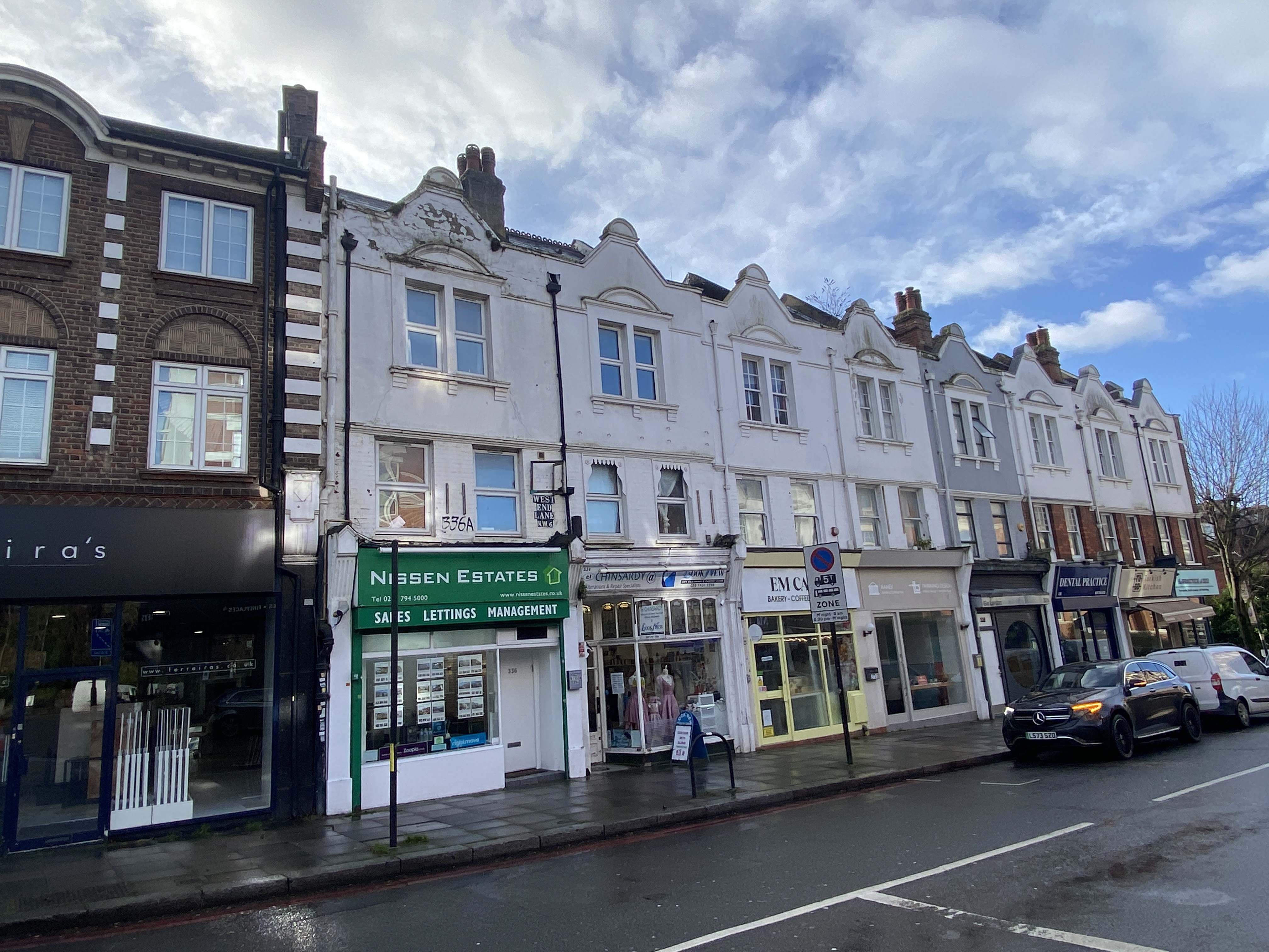 INVESTMENT - Freehold Mid Terrace Building