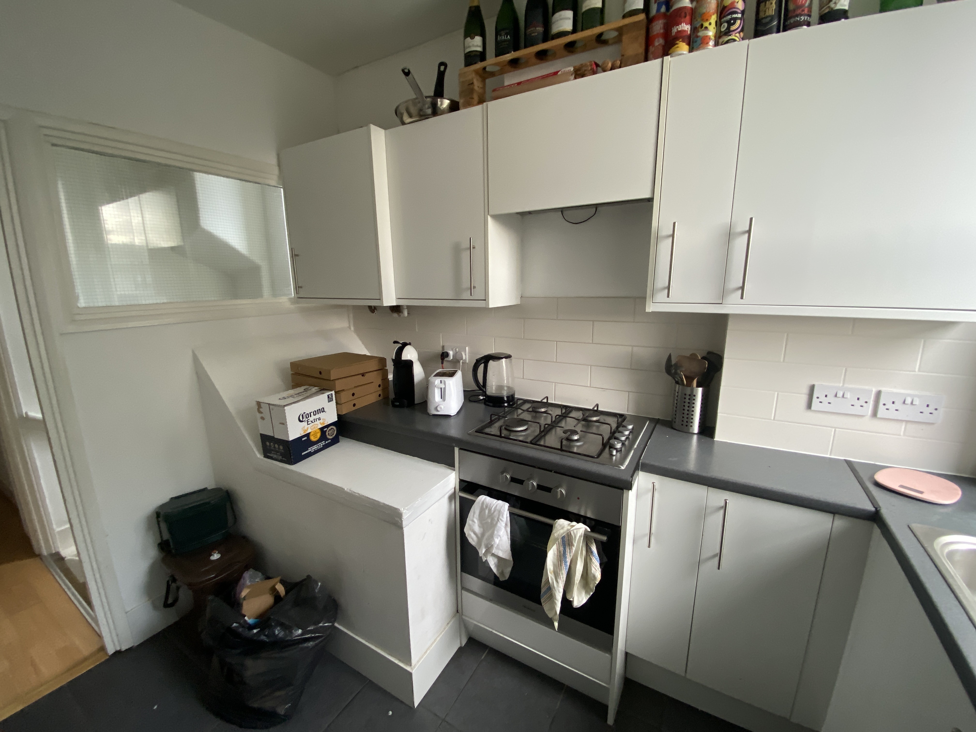 INVESTMENT - Freehold Mid Terrace Building