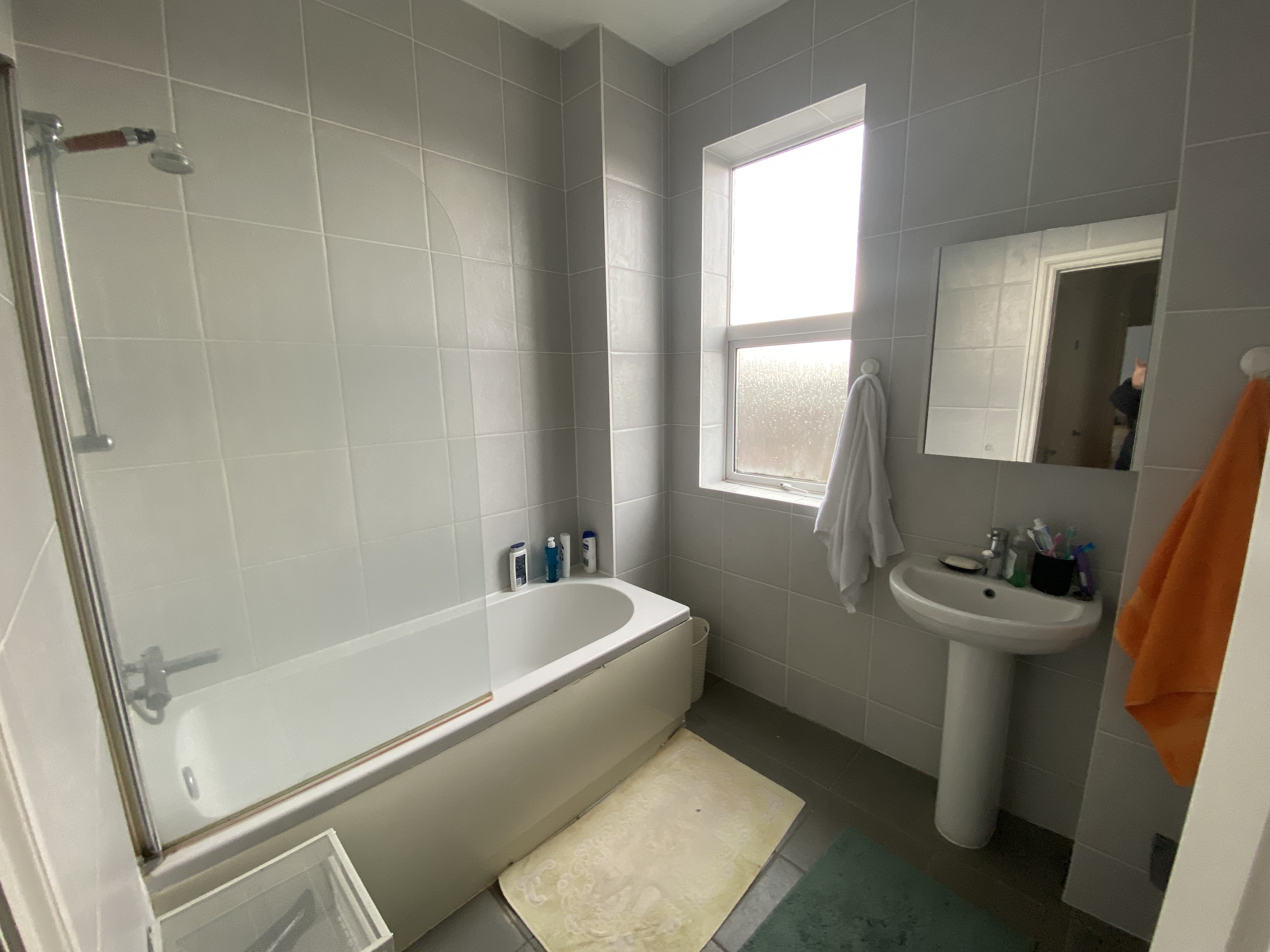 INVESTMENT - Freehold Mid Terrace Building
