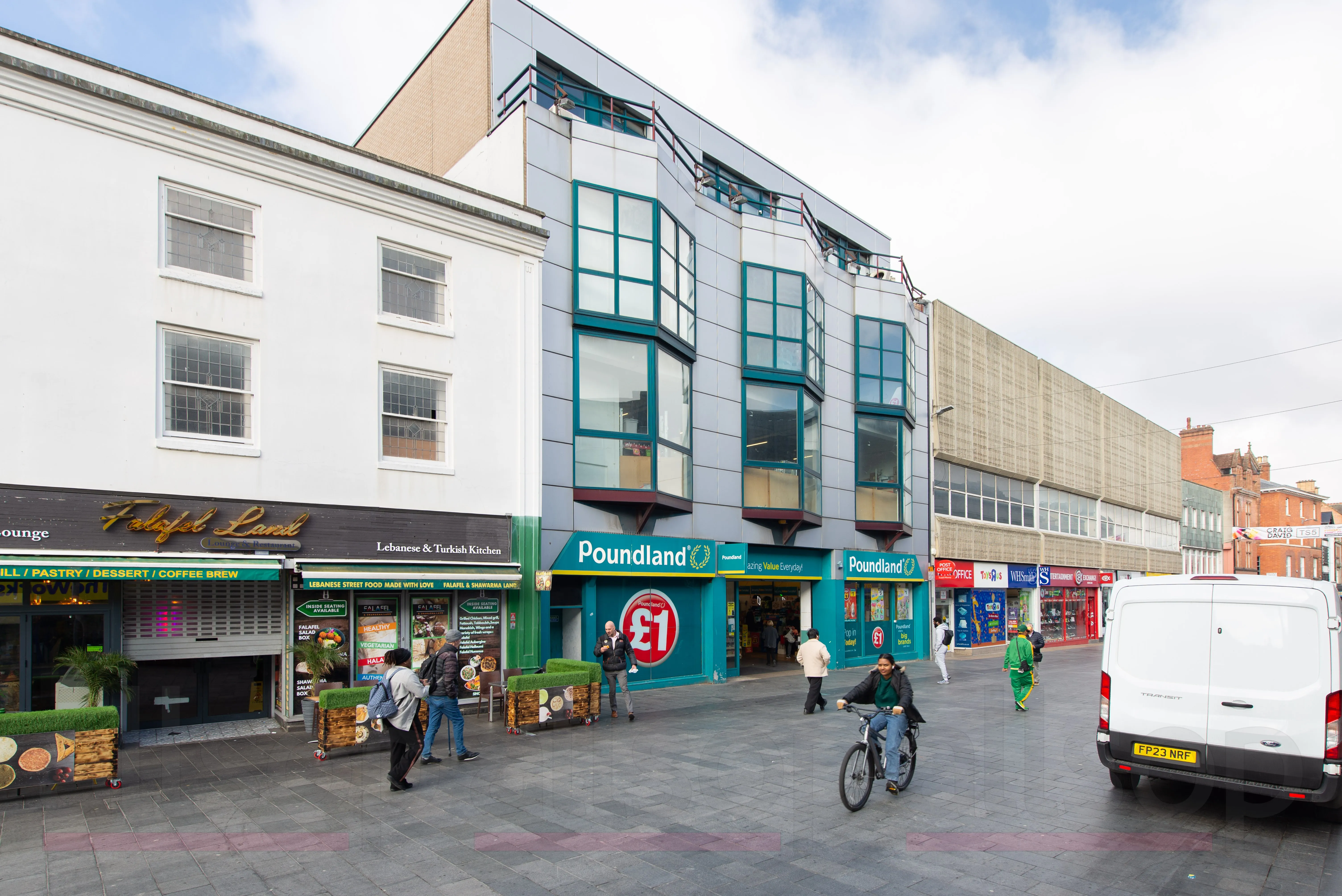Large Freehold Shop Investment