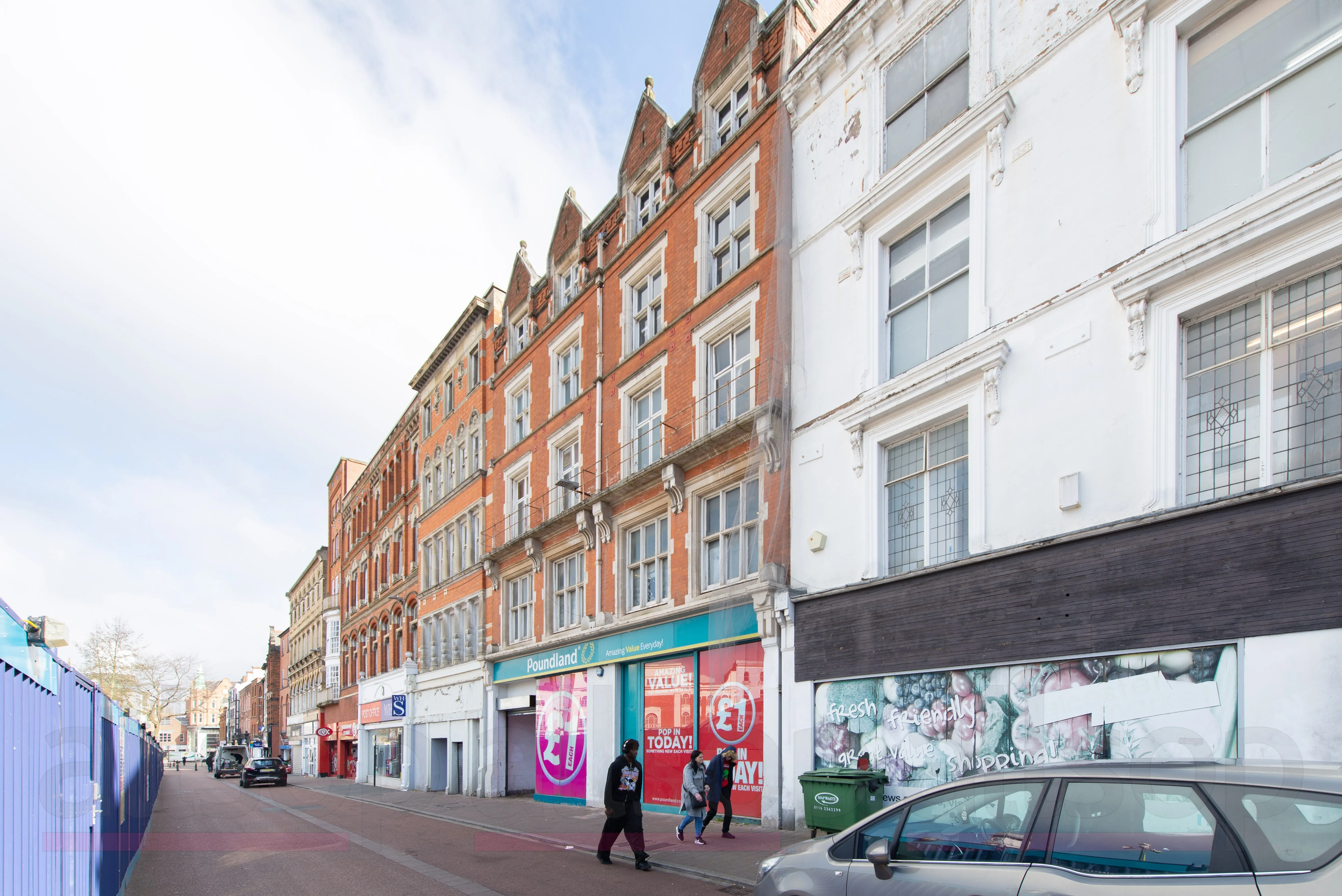 Large Freehold Shop Investment