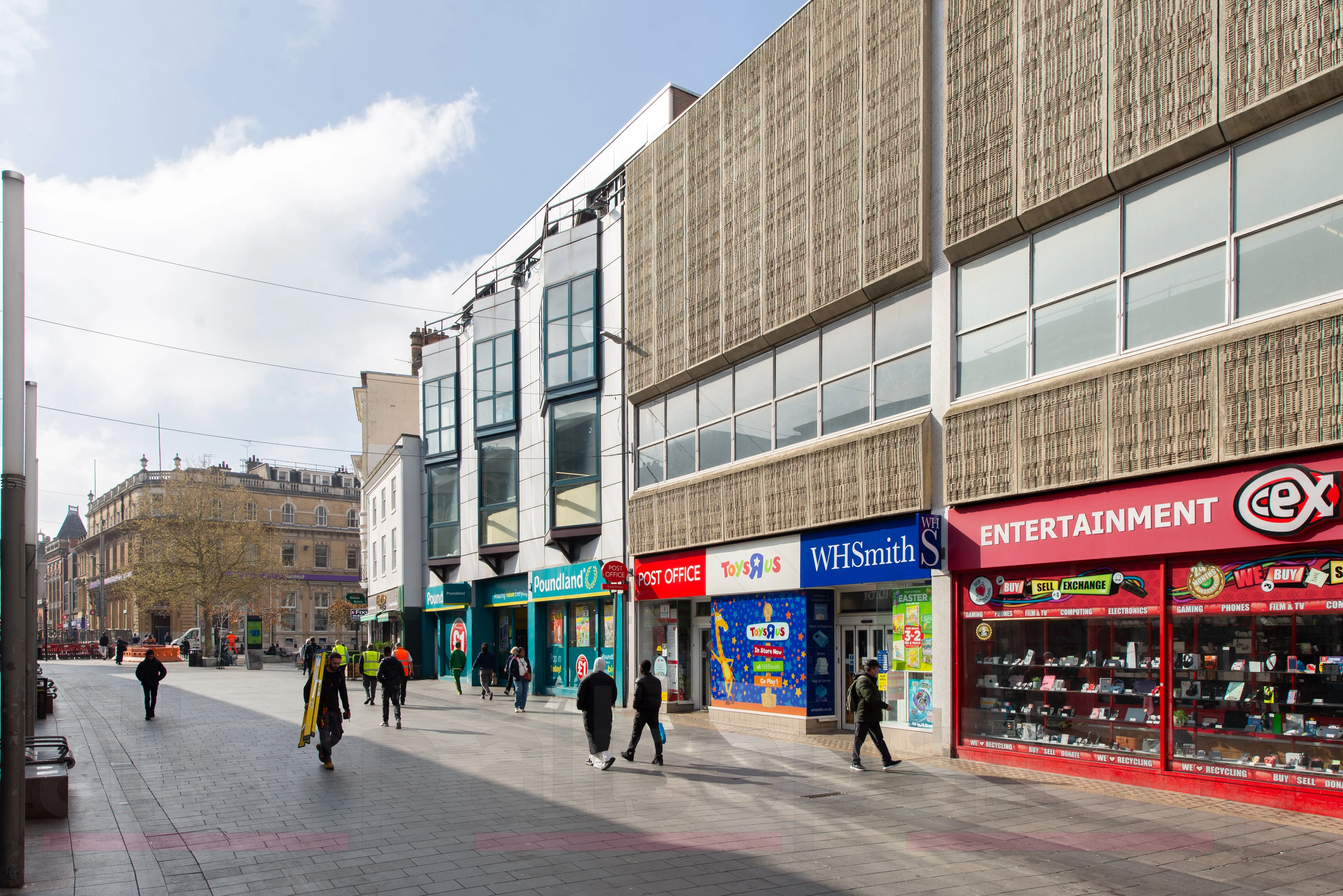 Large Freehold Shop Investment