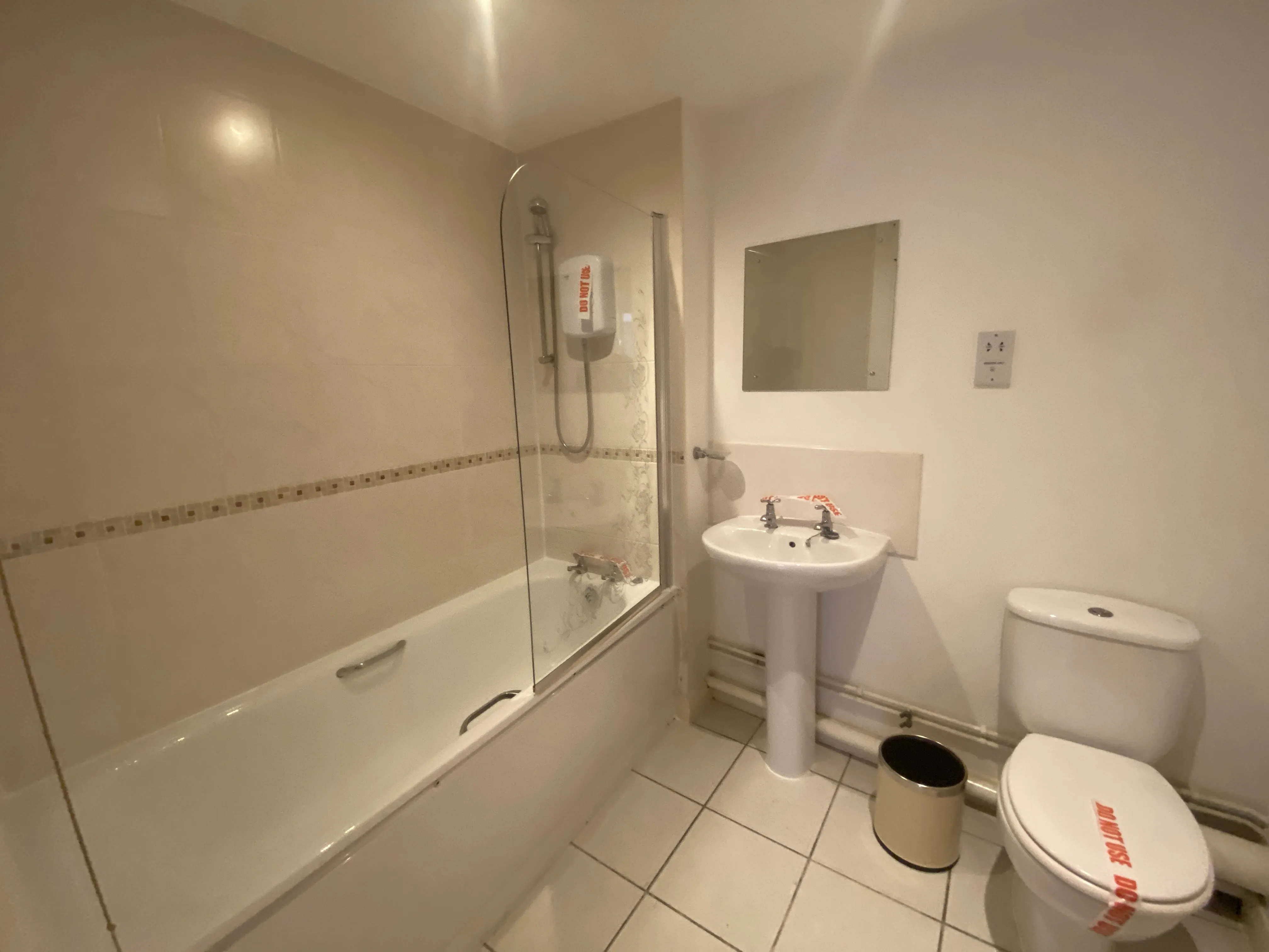VACANT - Leasehold Self Contained First Floor Flat with Parking