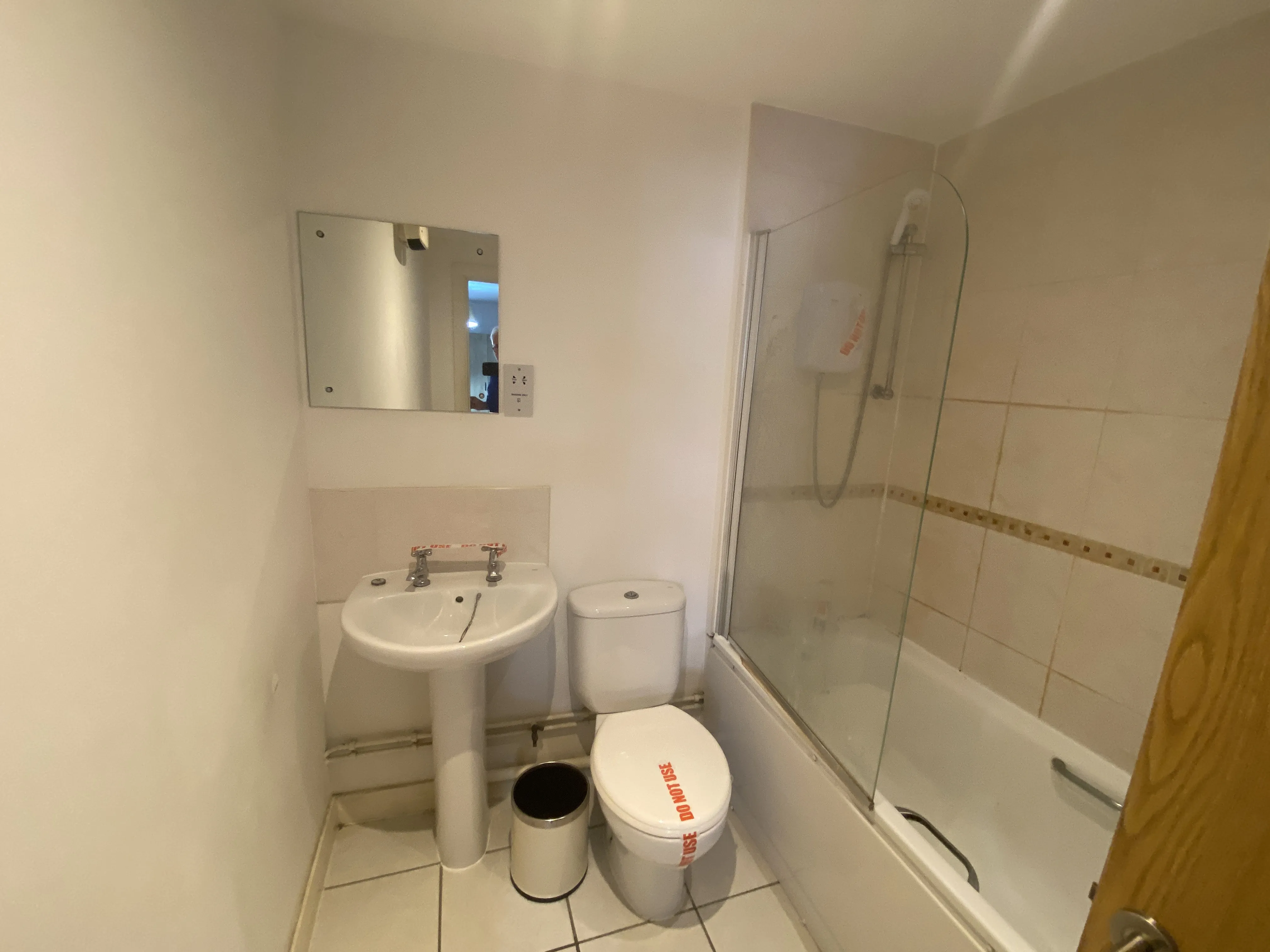 VACANT - Leasehold Self Contained First Floor Flat with Parking