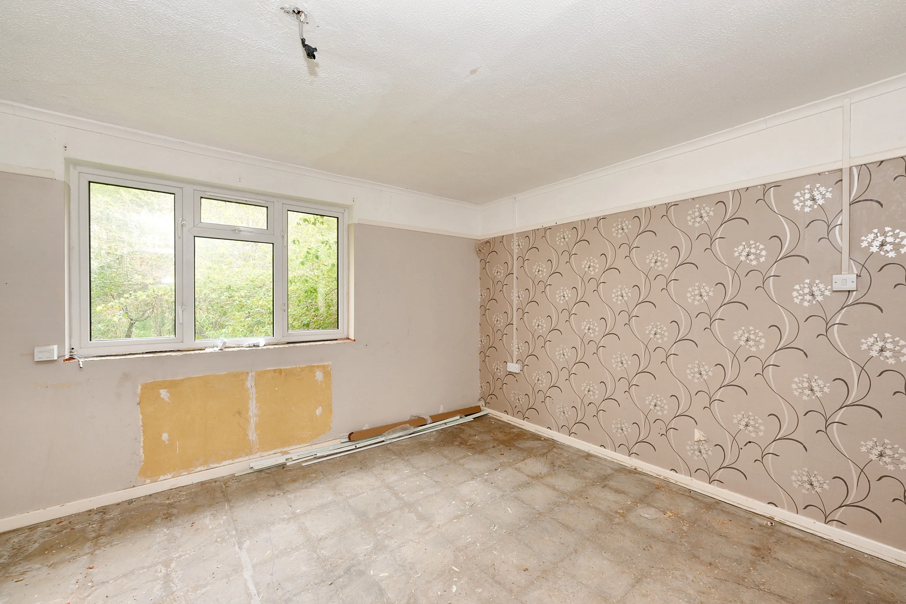 VACANT - Freehold Semi-Detached Bungalow