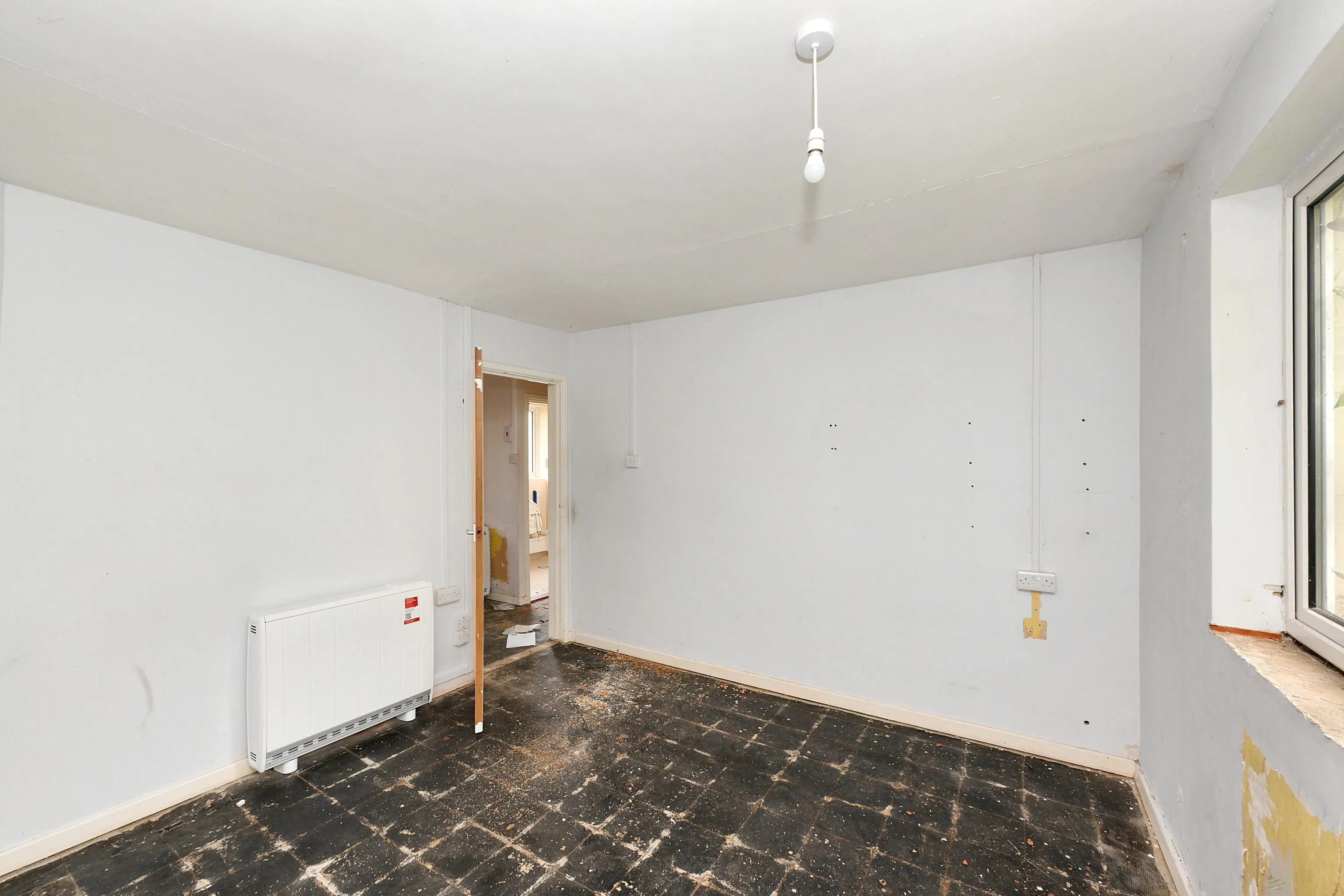 VACANT - Freehold Semi-Detached Bungalow