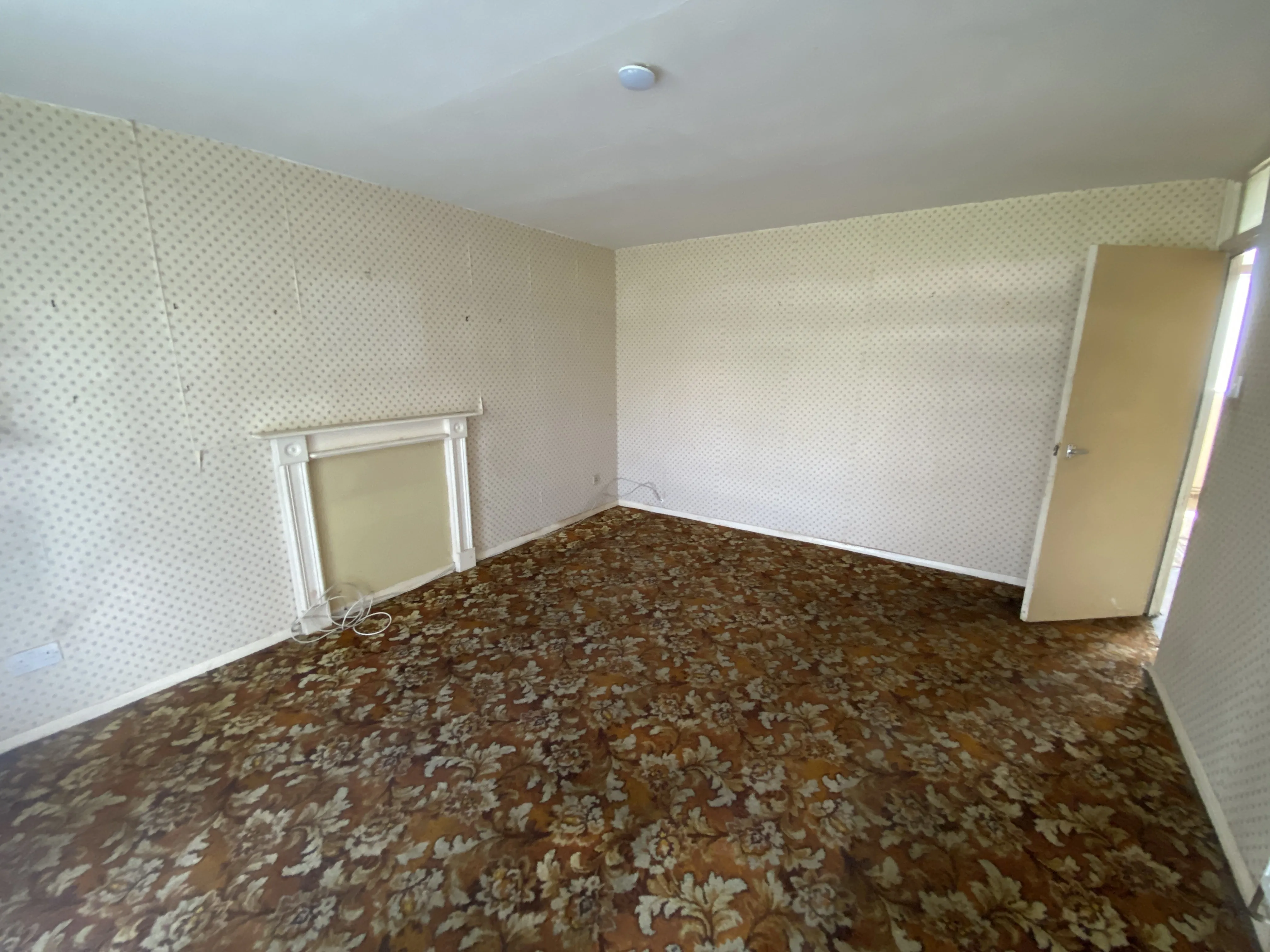 VACANT - Leasehold Self Contained Ground Floor Flat
