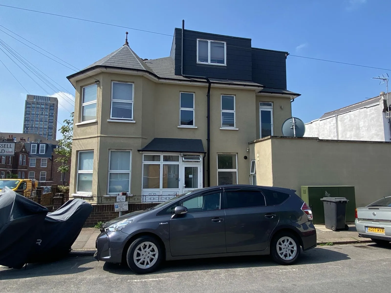 INVESTMENT - Freehold Corner Building