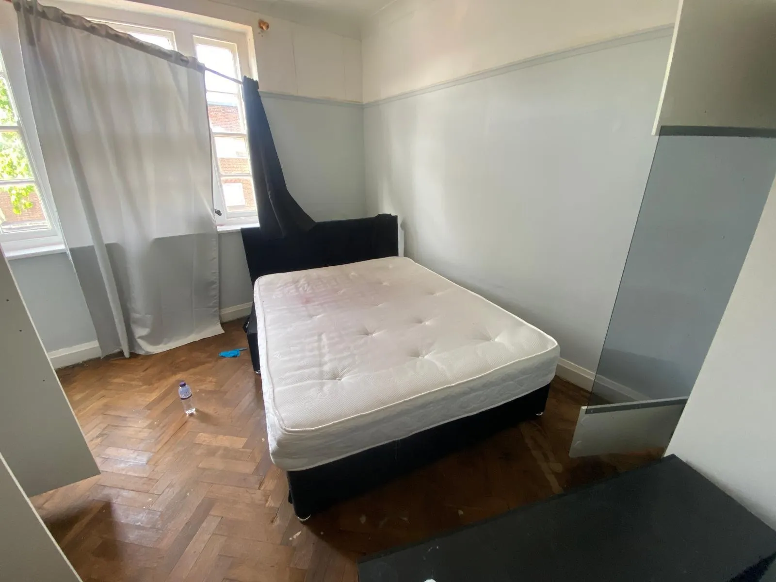 VACANT -  Long Leasehold Self Contained Purpose Built First Floor Flat