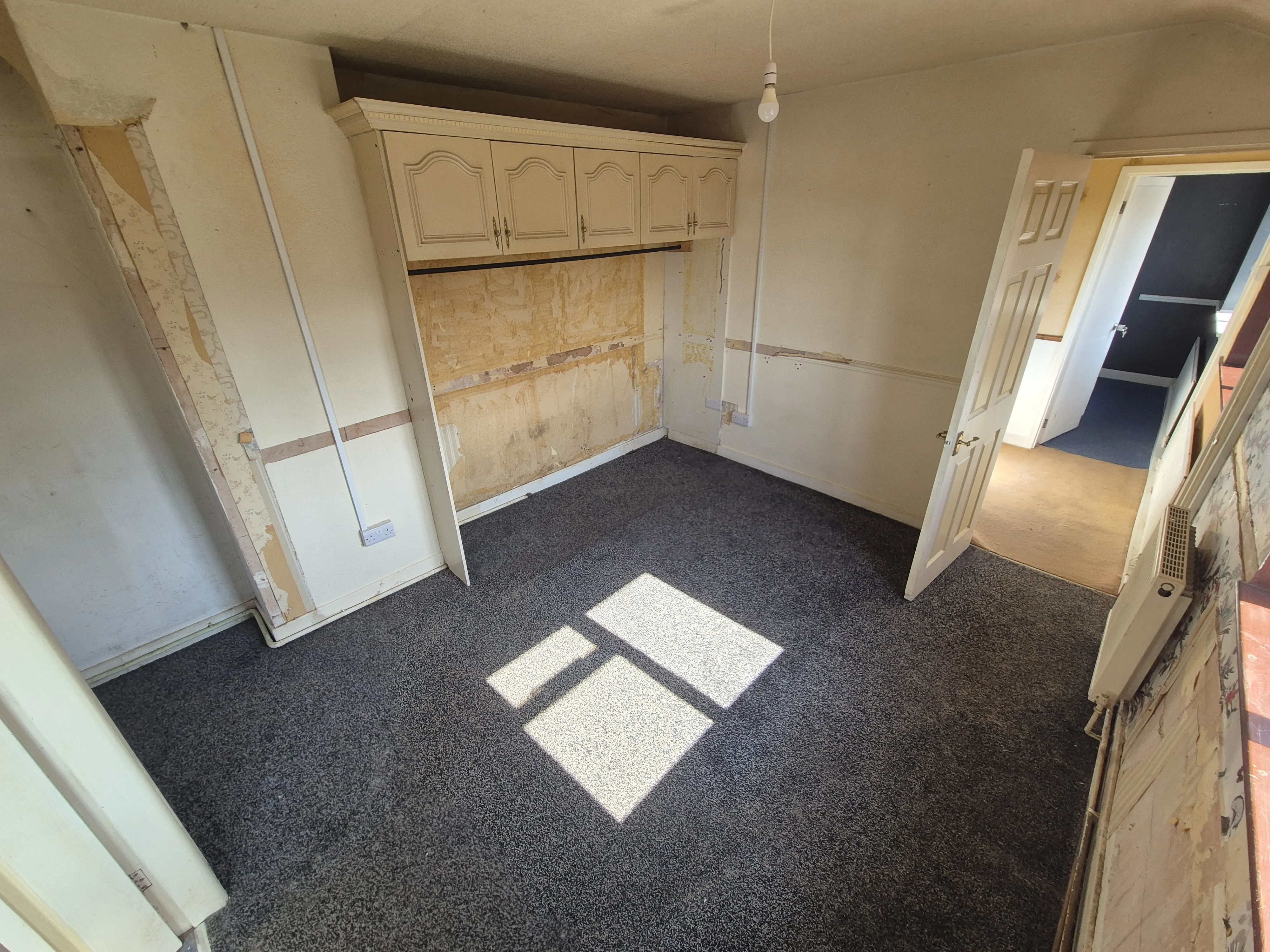 Long Leasehold Terrace House
