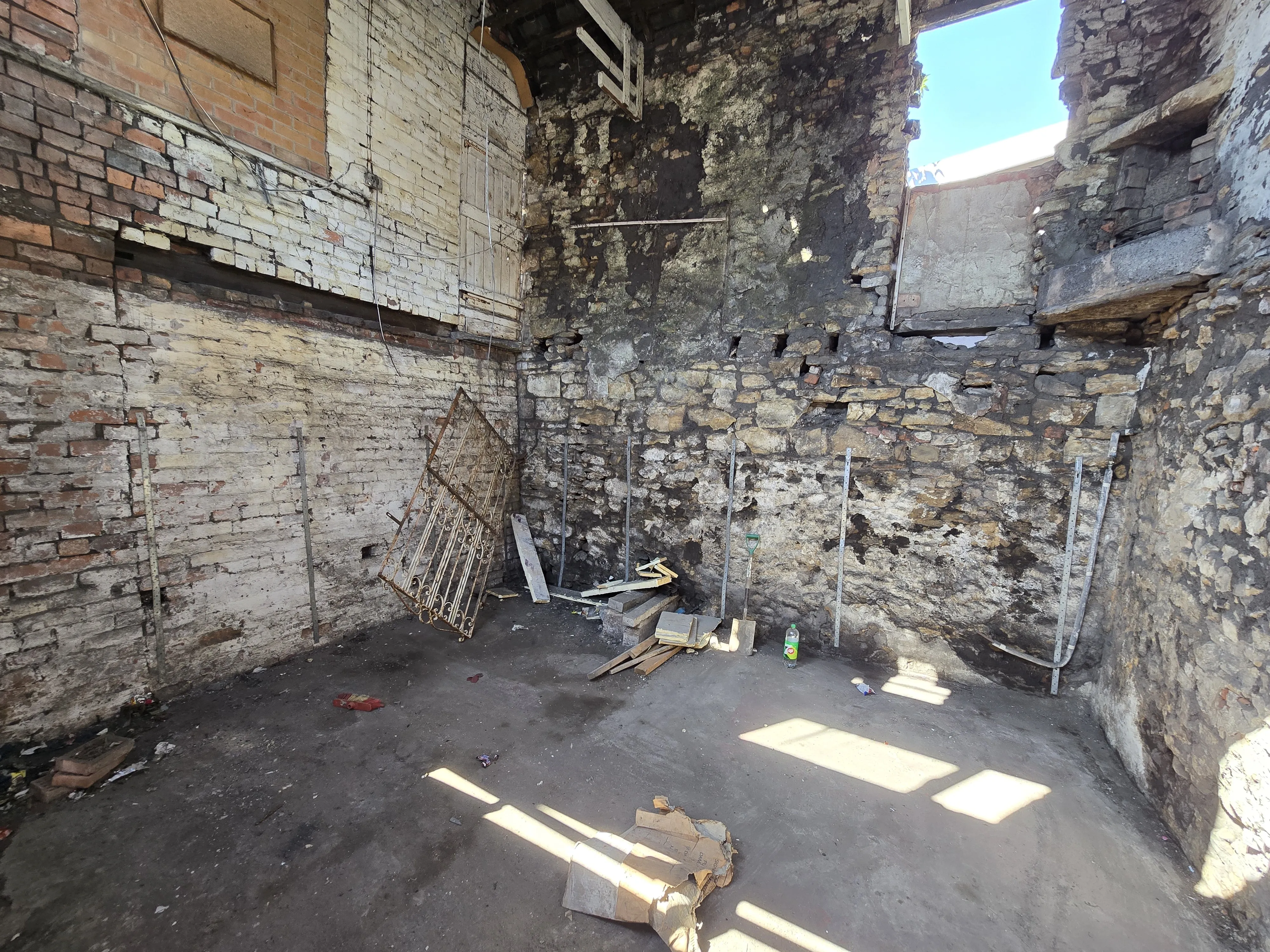 VACANT - Long Leasehold Semi-Detached Building