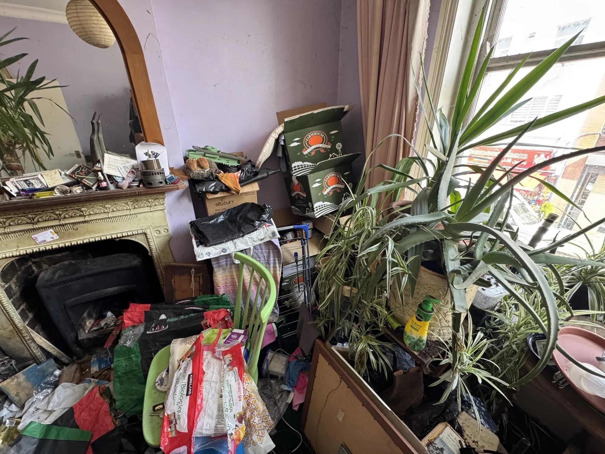 VACANT - Freehold Mid Terraced Building