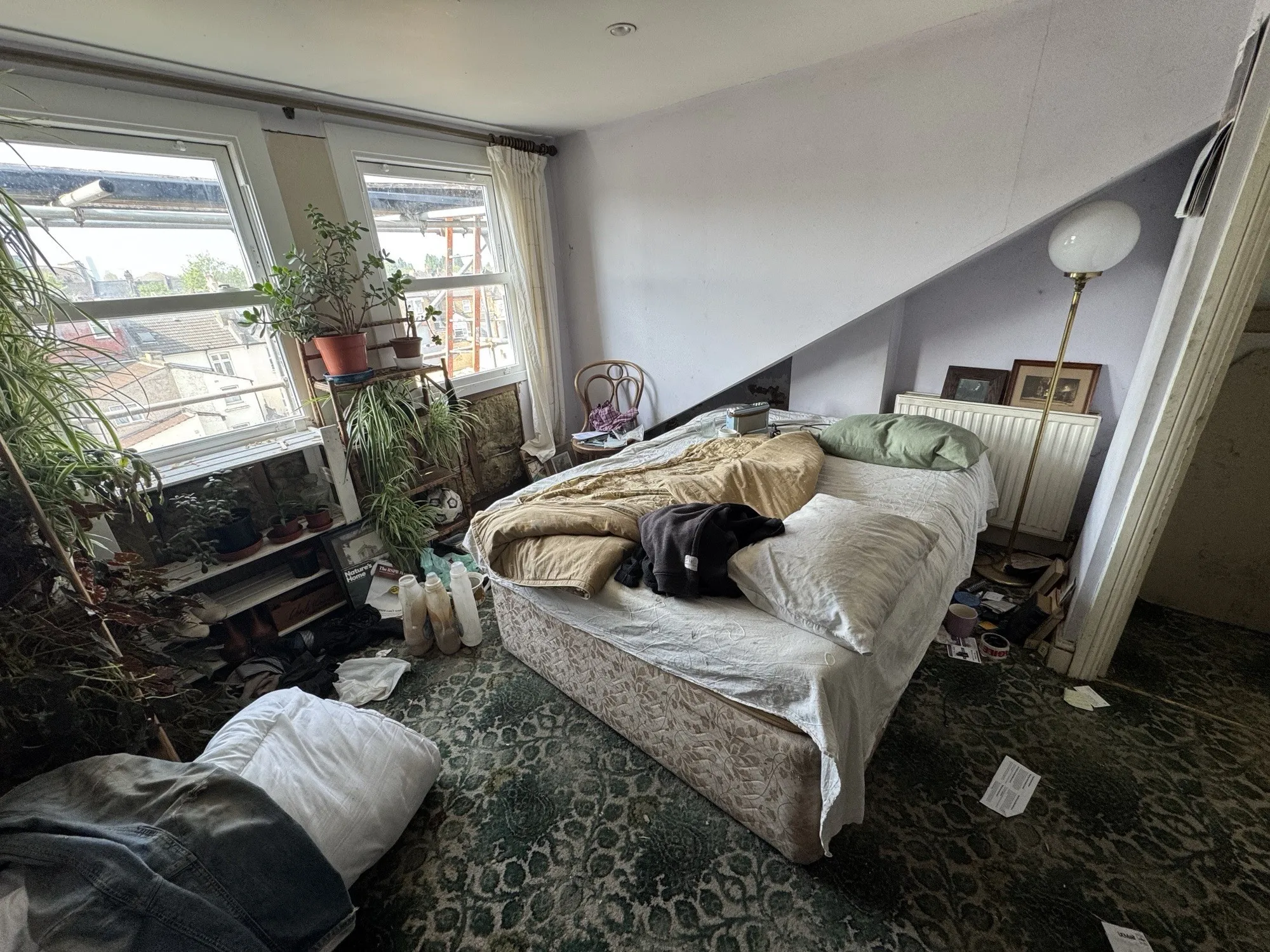 VACANT - Freehold Mid Terraced Building