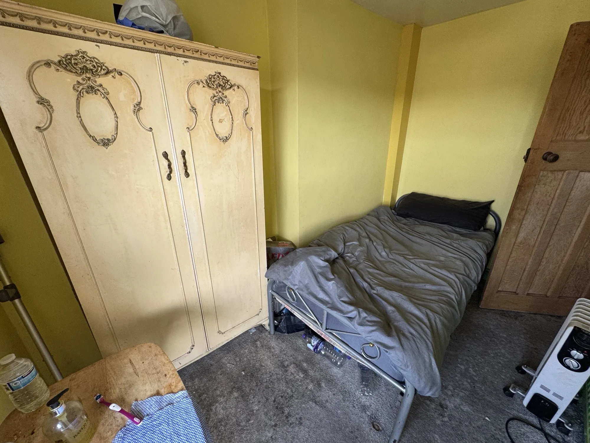 VACANT - Freehold Mid Terraced Building