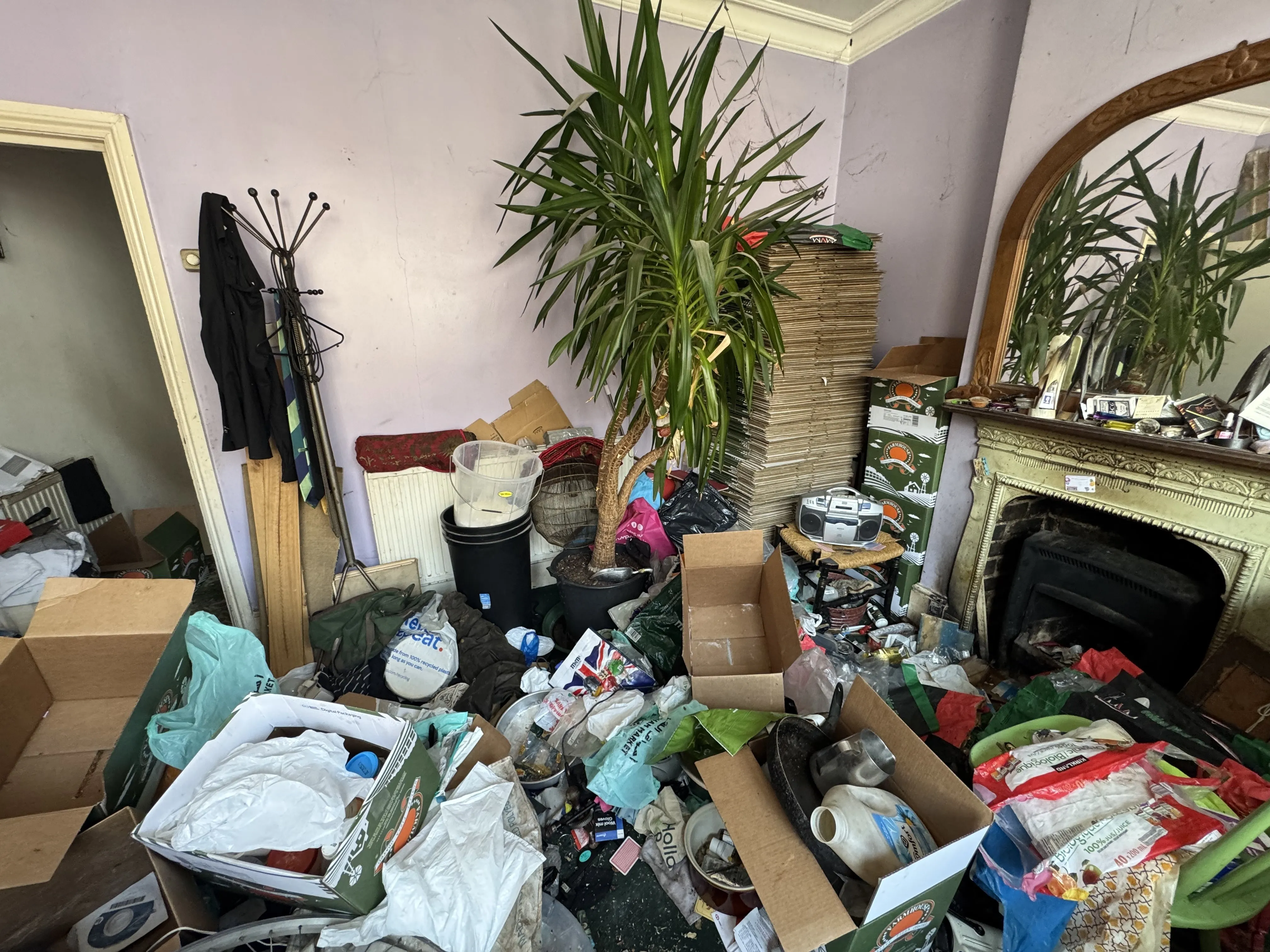 VACANT - Freehold Mid Terraced Building