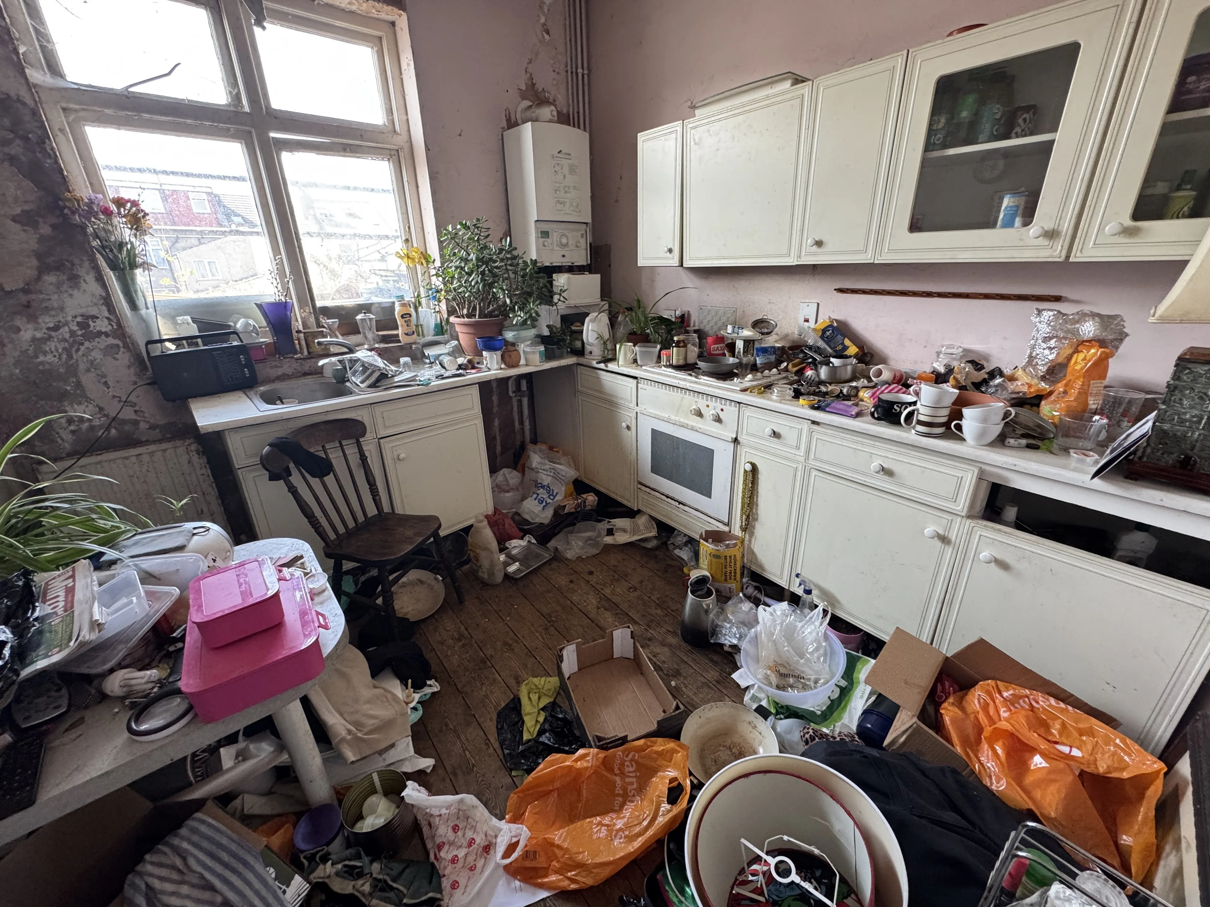 VACANT - Freehold Mid Terraced Building