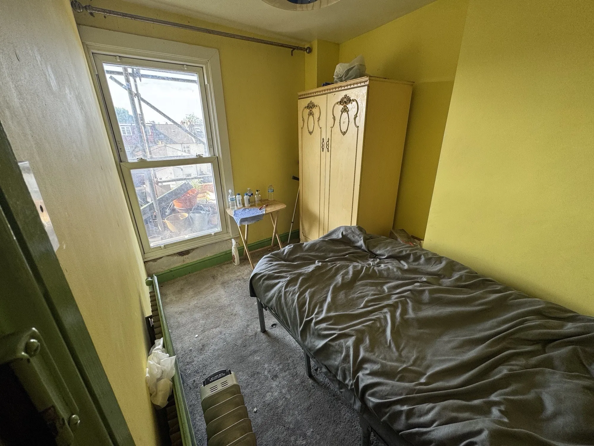VACANT - Freehold Mid Terraced Building