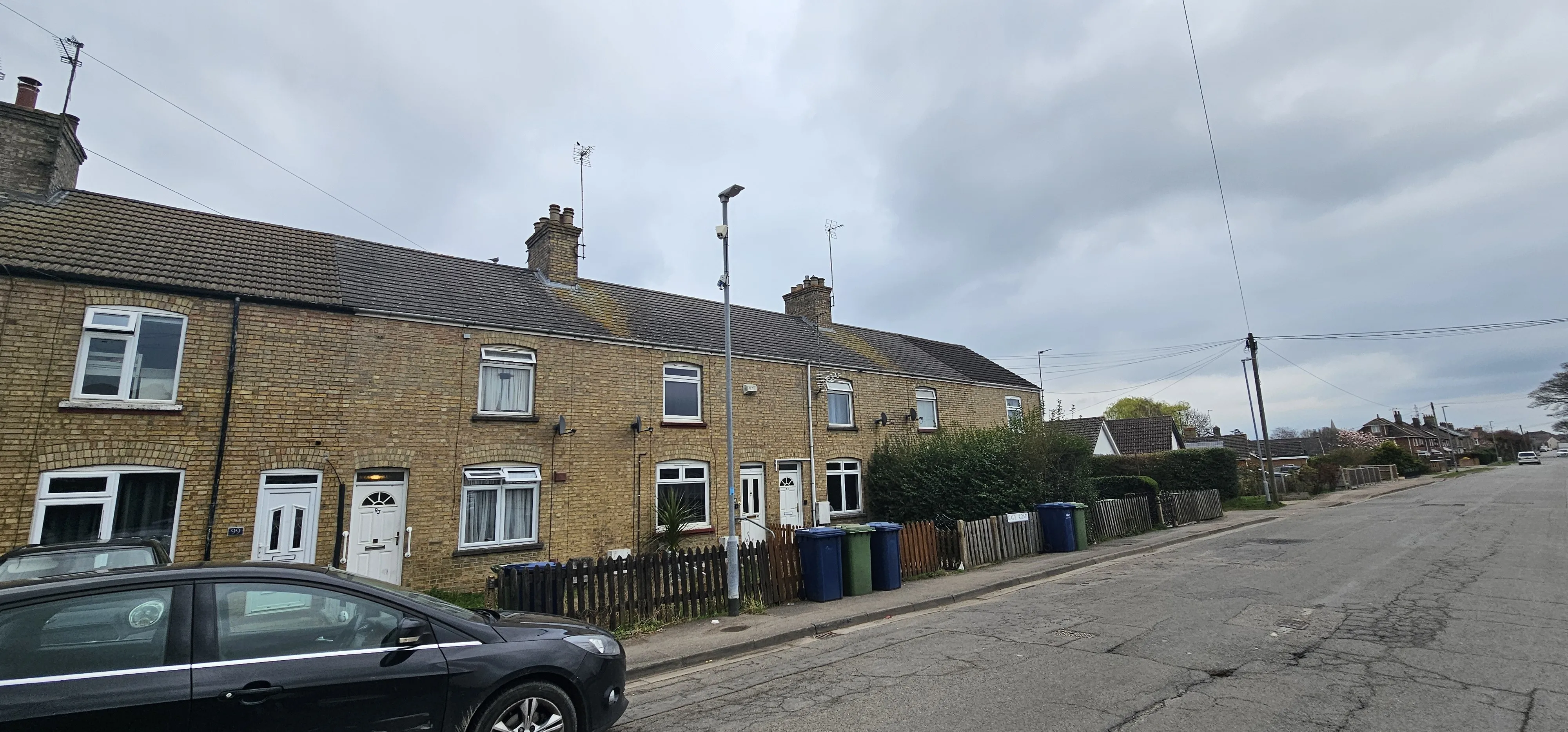 VACANT - Freehold Mid Terrace House