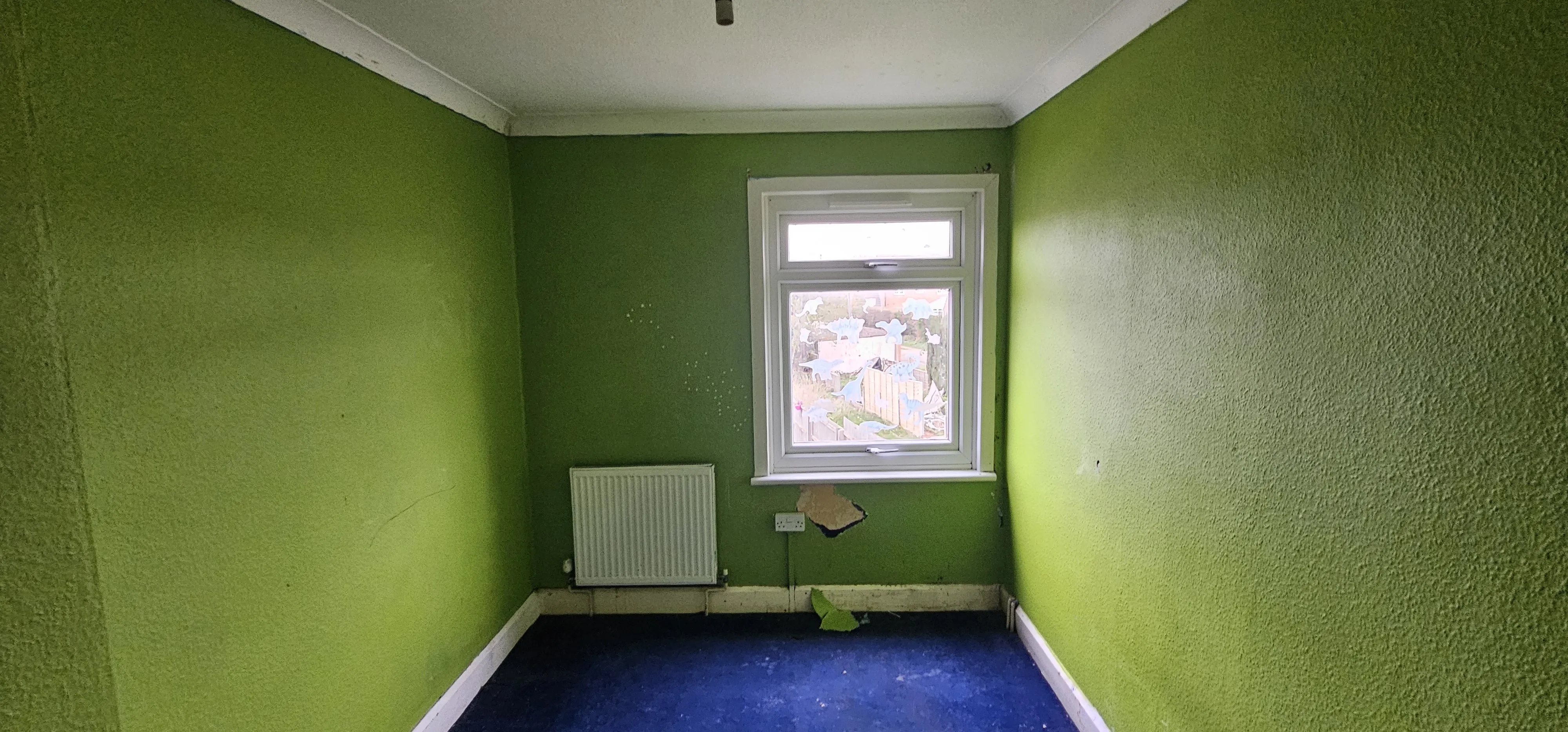 VACANT - Freehold Mid Terrace House