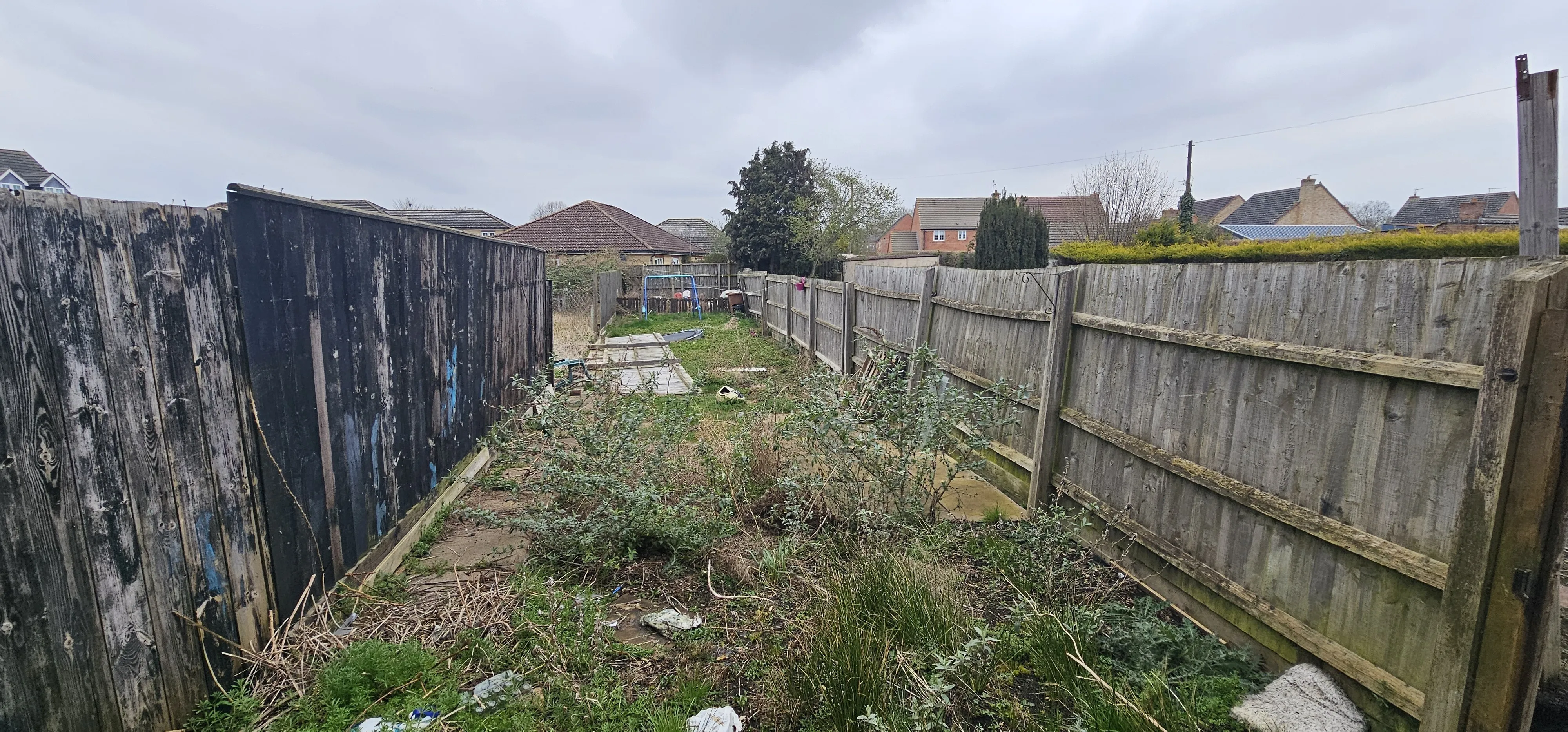 VACANT - Freehold Mid Terrace House