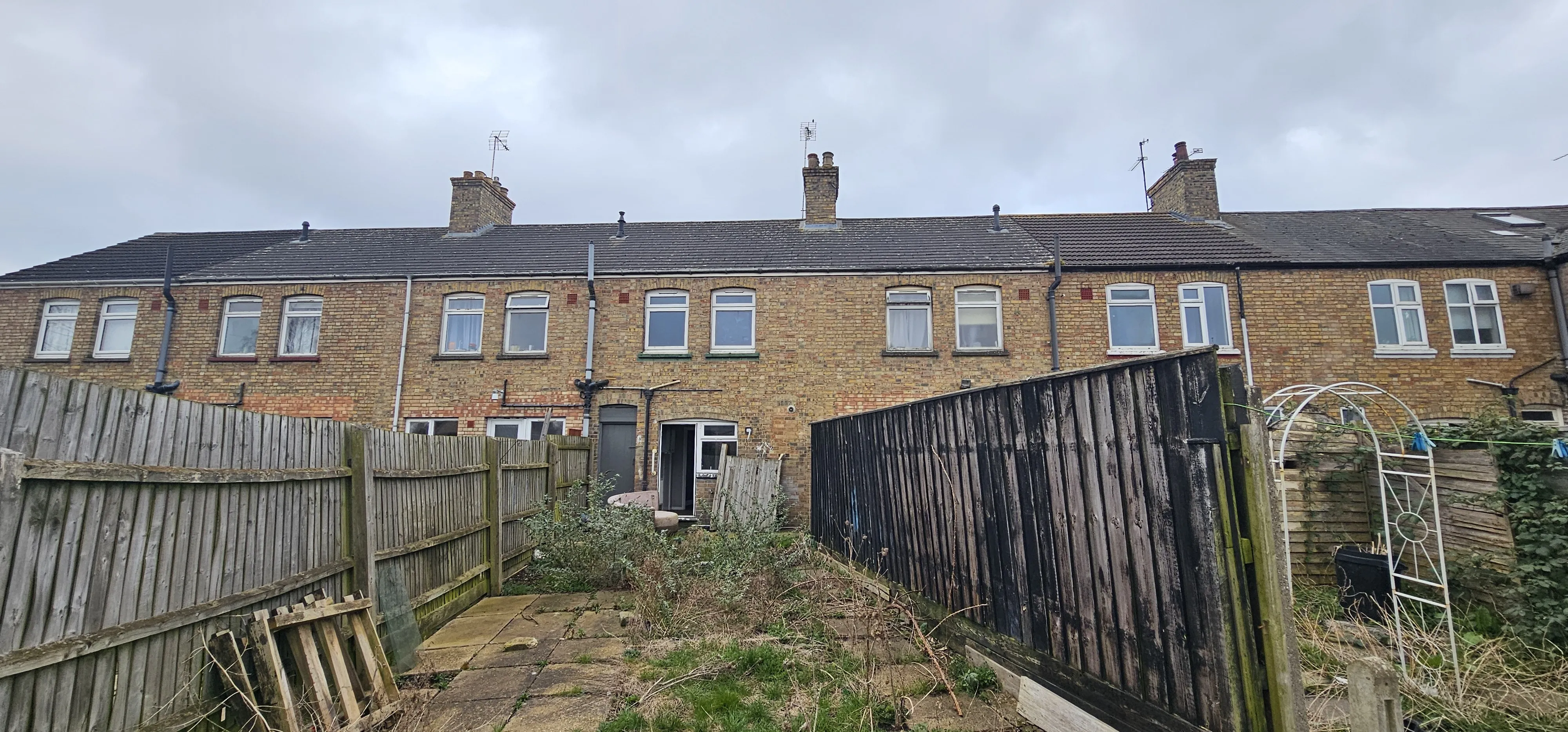 VACANT - Freehold Mid Terrace House