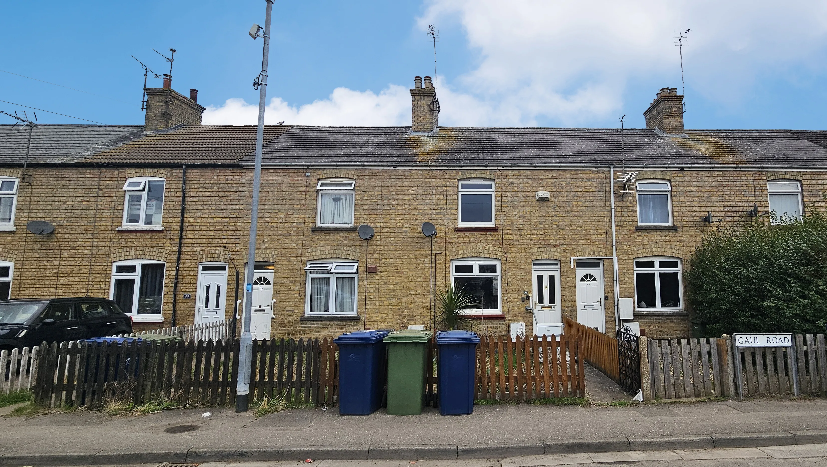 VACANT - Freehold Mid Terrace House