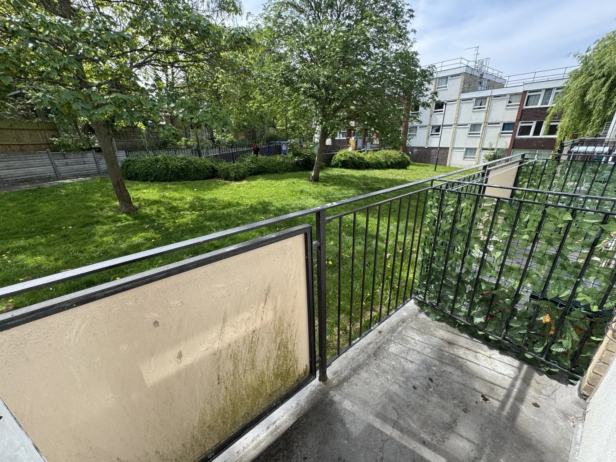 VACANT - Leasehold Self Contained Flat 