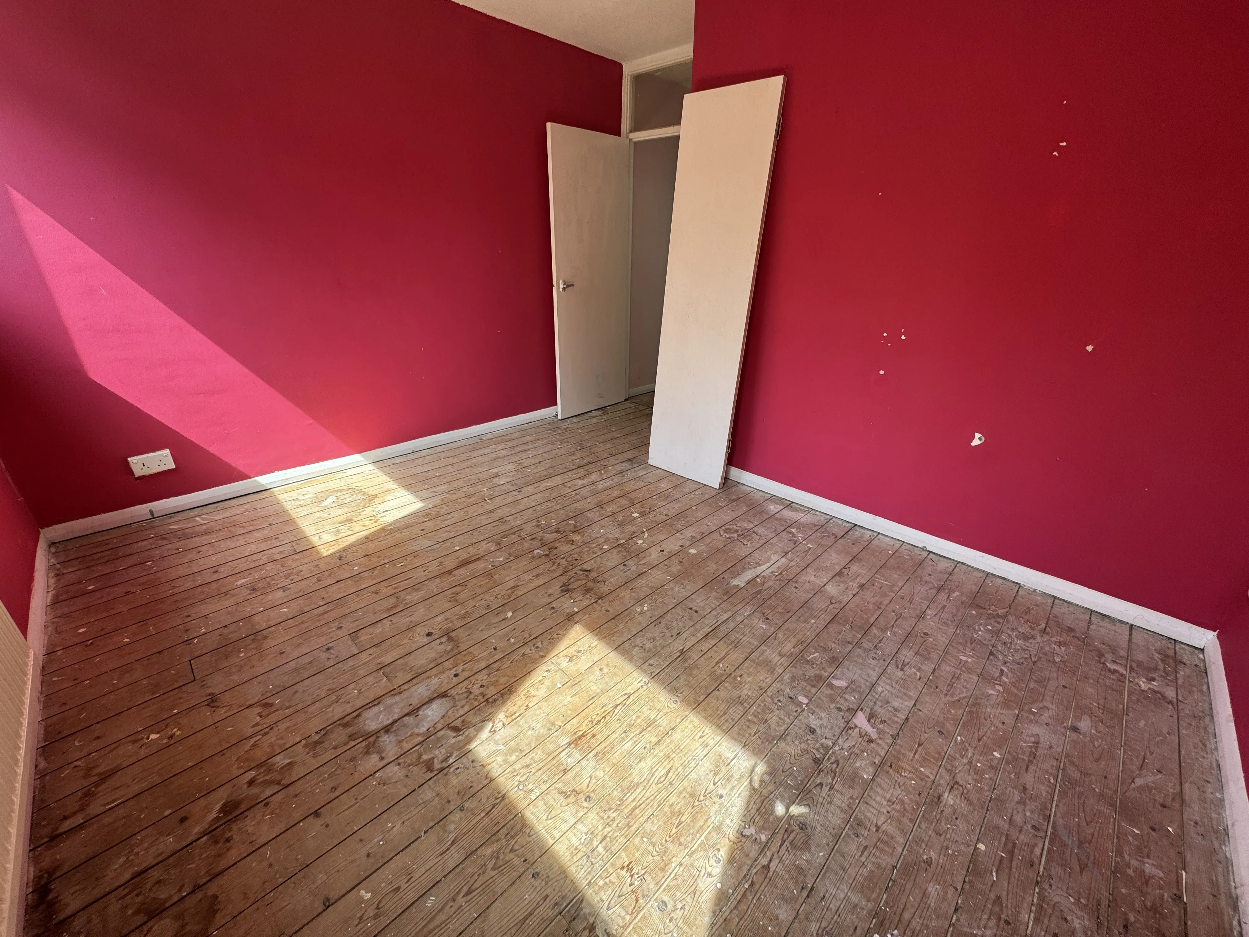 VACANT - Leasehold Self Contained Flat 