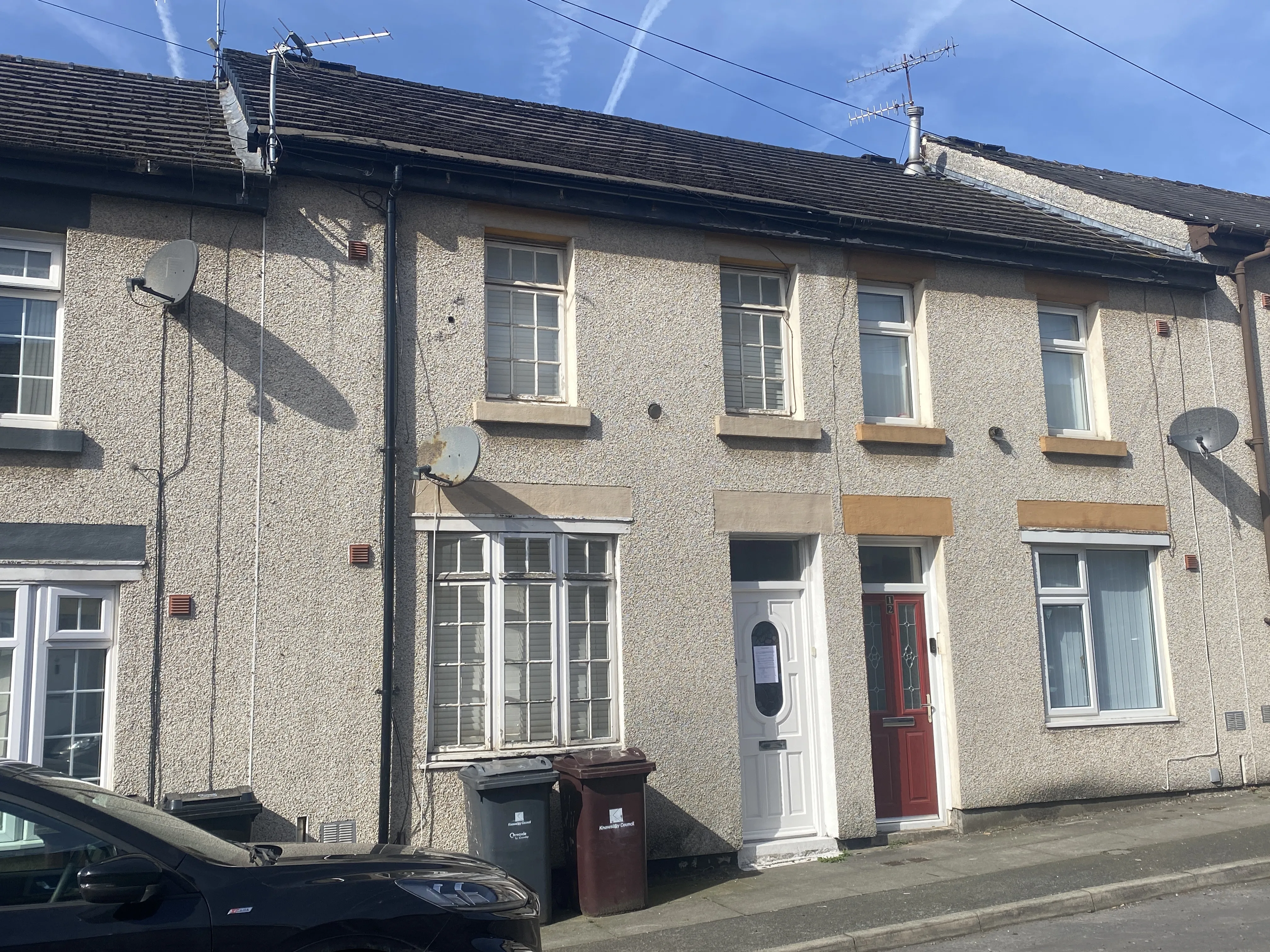 INVESTMENT - Freehold Mid Terrace House 