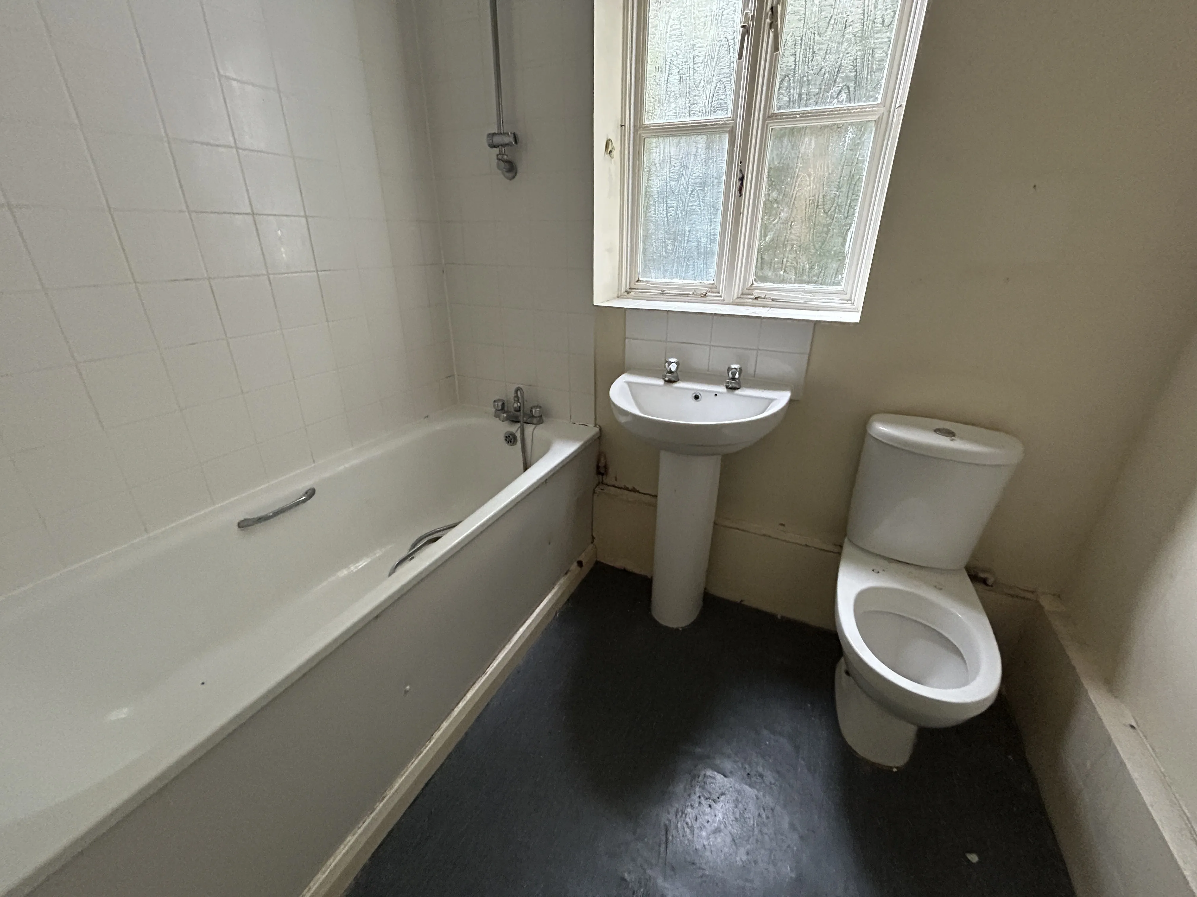 VACANT - Leasehold Self Contained Ground Floor Flat