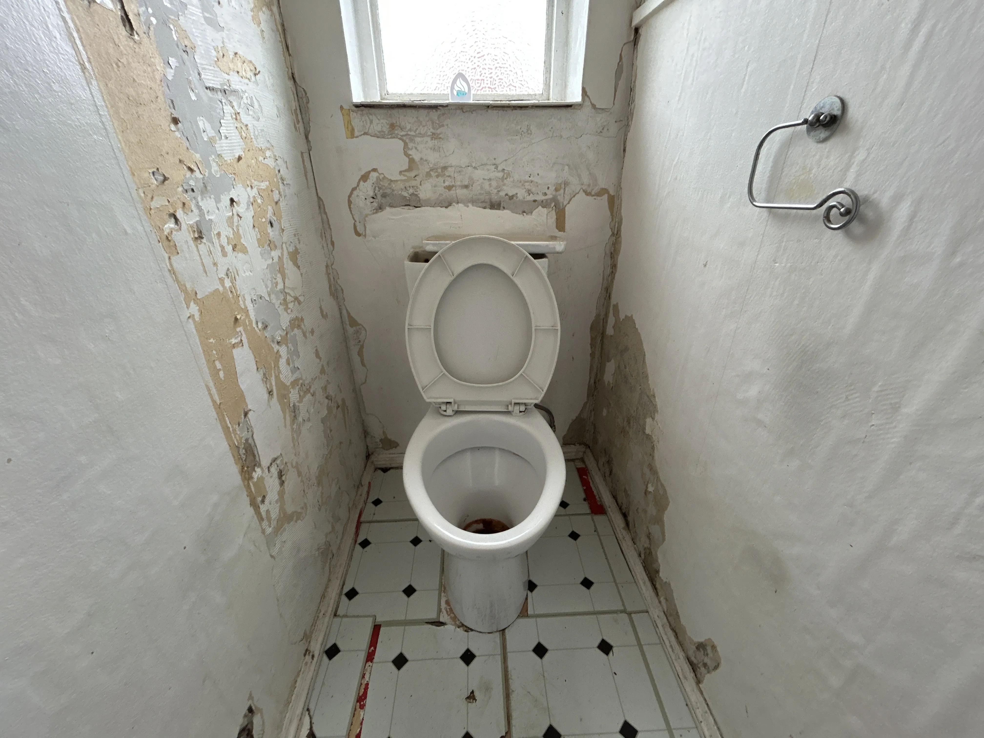 Leasehold Self Contained Second Floor Flat