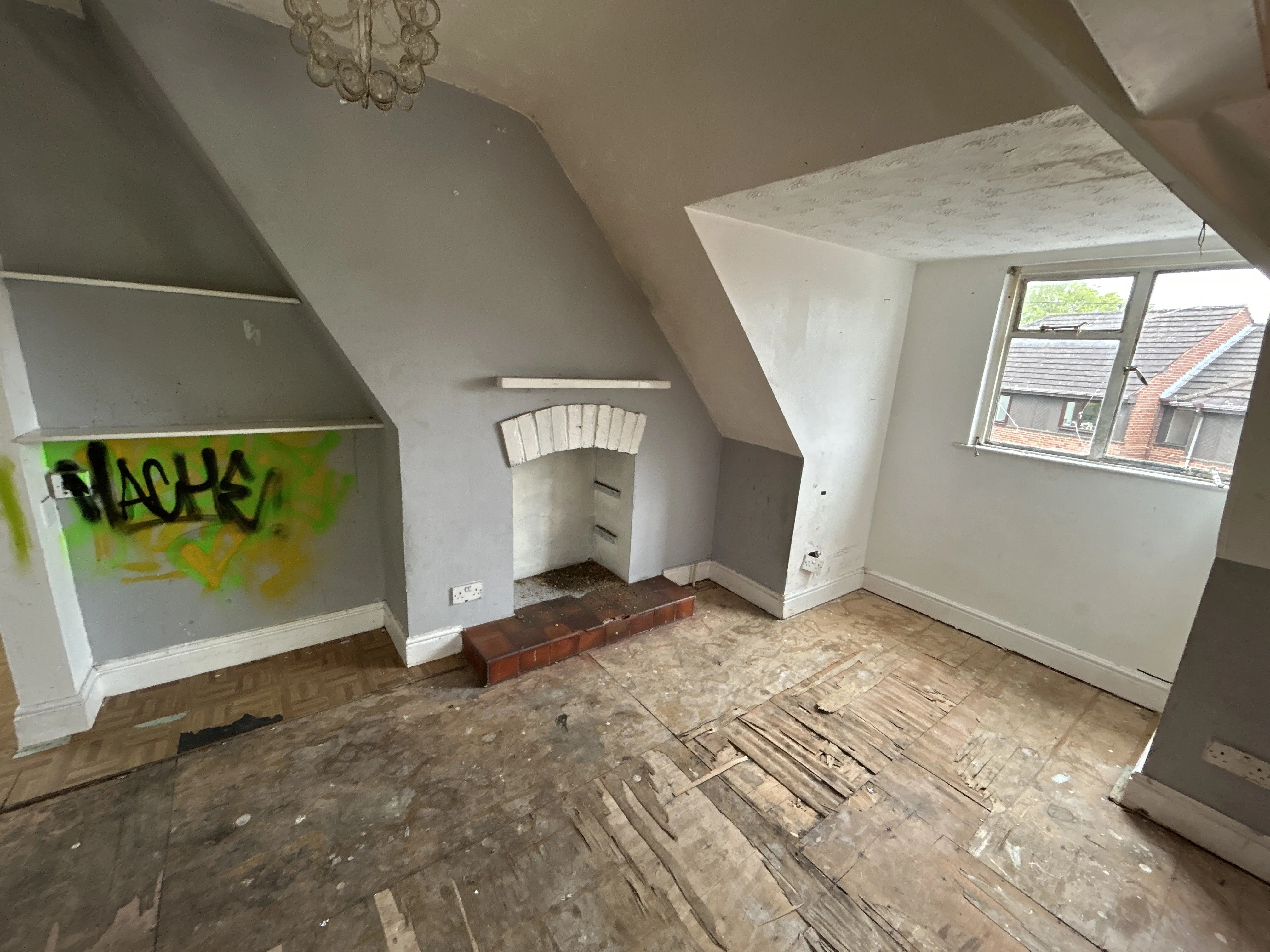 Leasehold Self Contained Second Floor Flat