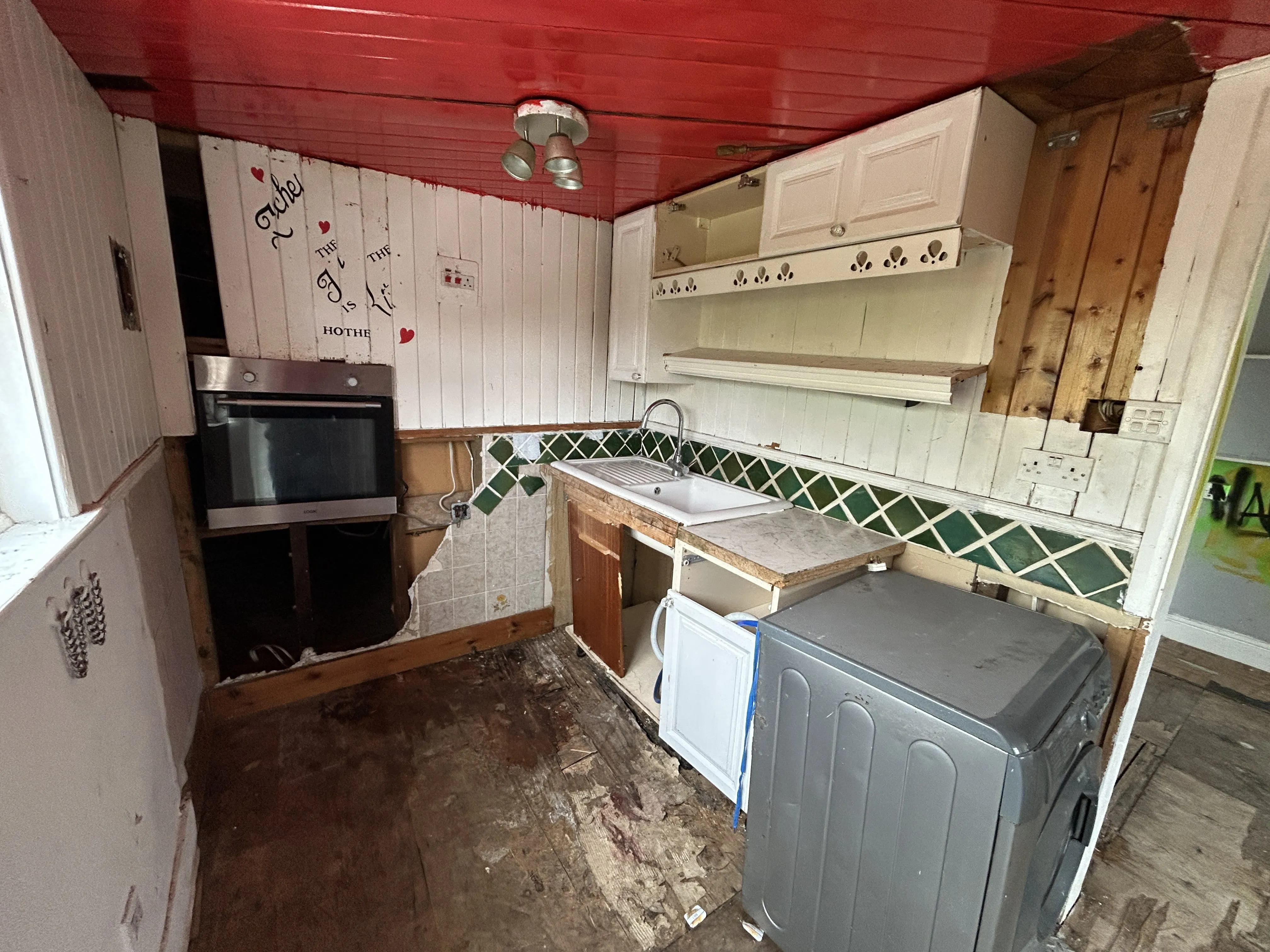 Leasehold Self Contained Second Floor Flat