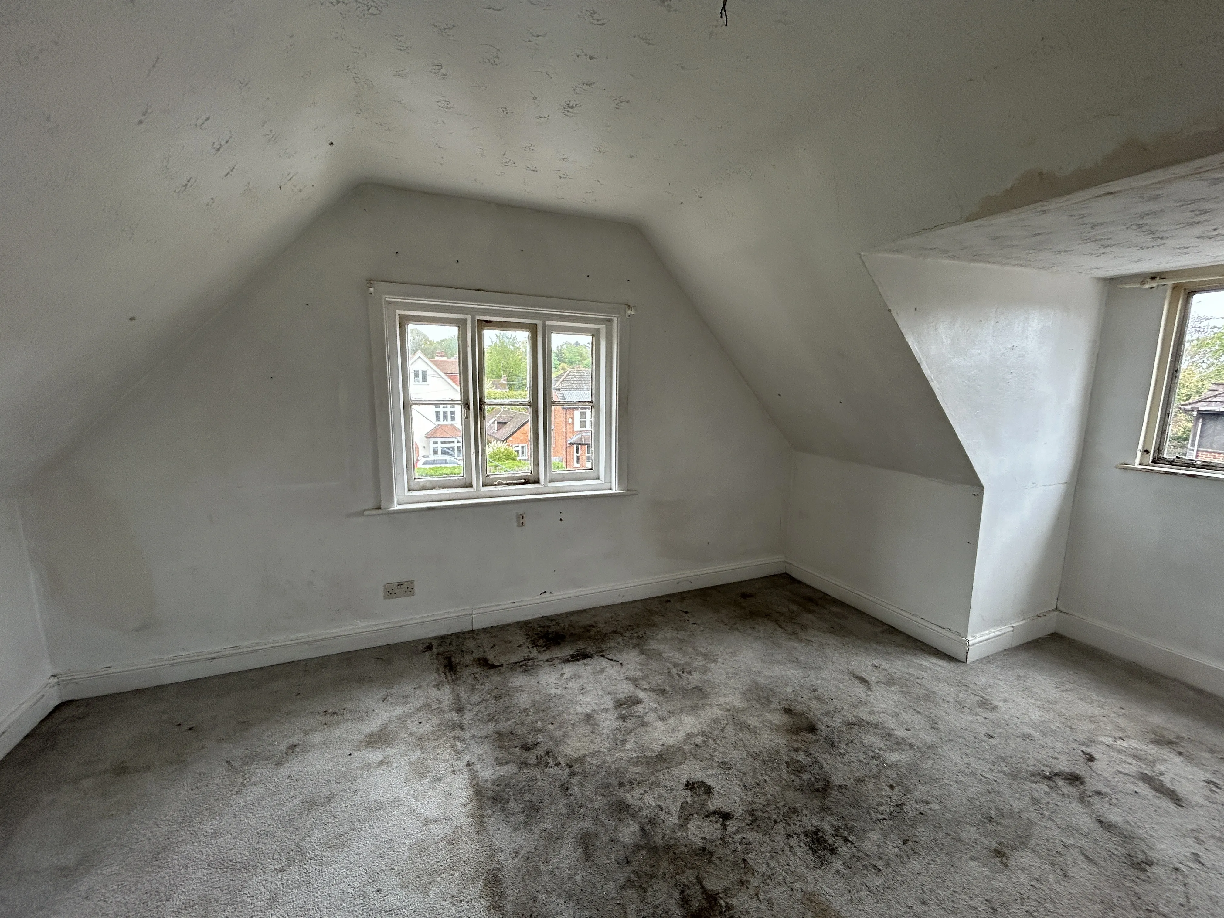 Leasehold Self Contained Second Floor Flat