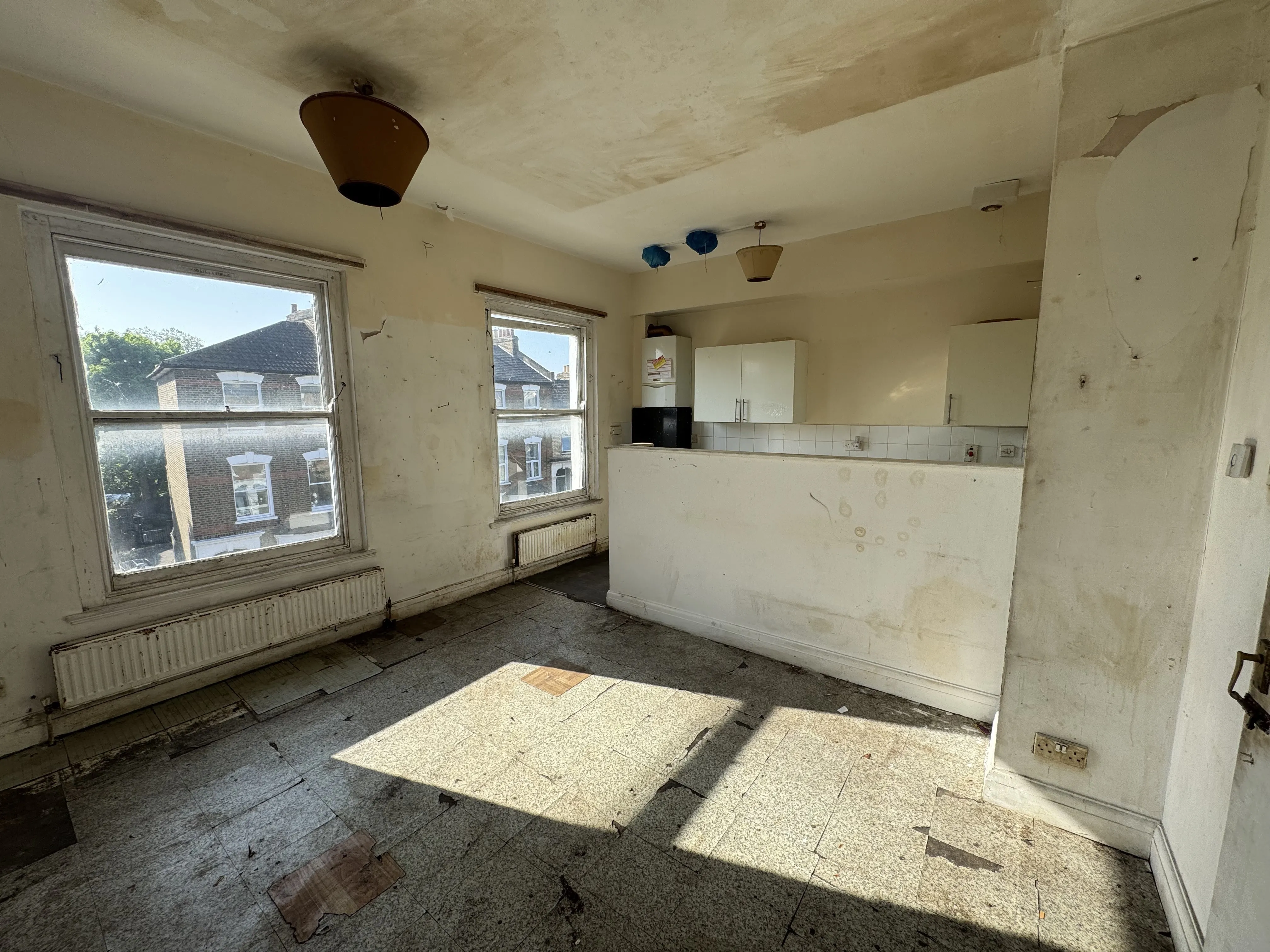 VACANT - Leasehold Self Contained Second Floor Flat