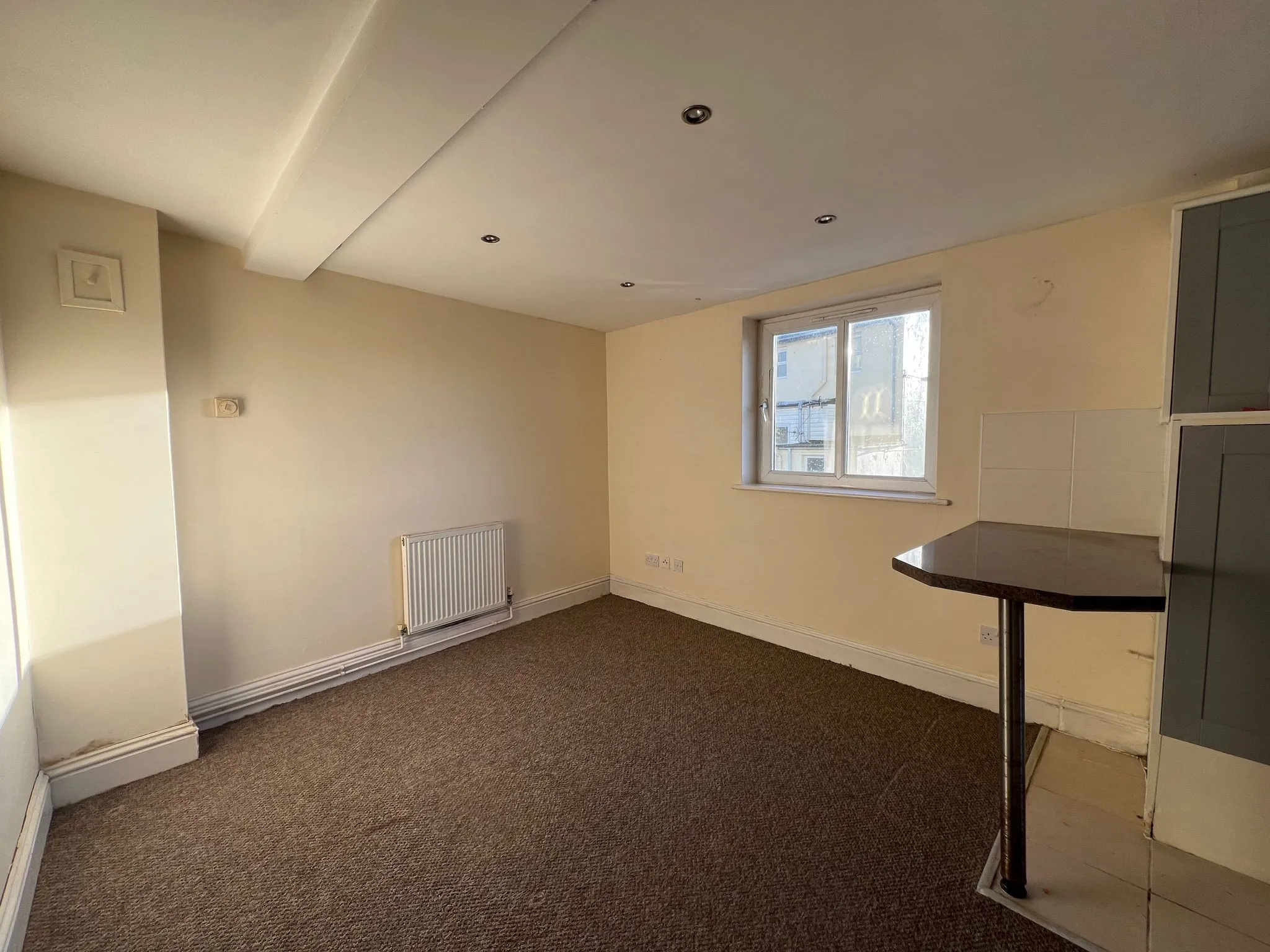 VACANT - Leasehold Self Contained First Floor Flat