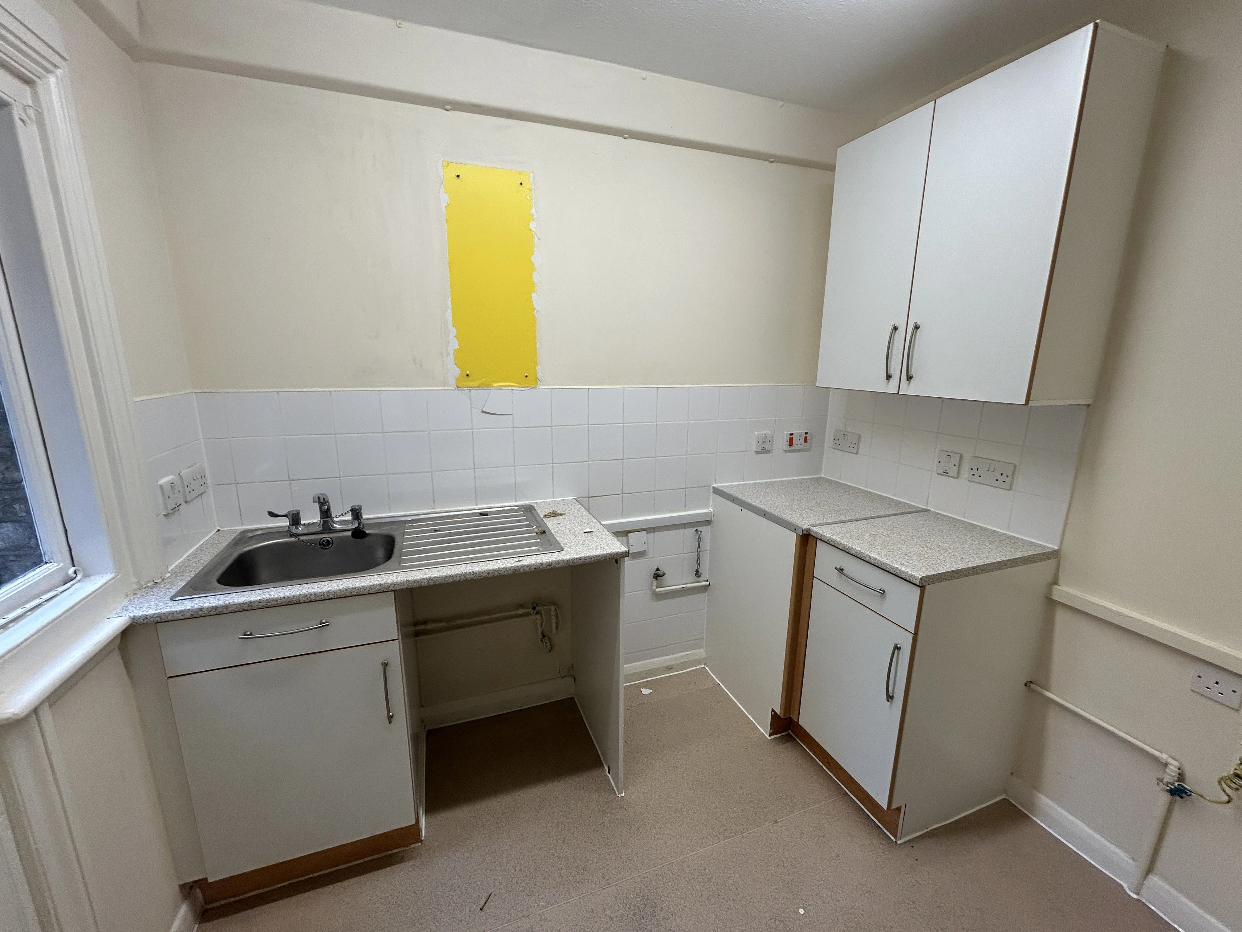 VACANT - Leasehold Self Contained Ground Floor Flat