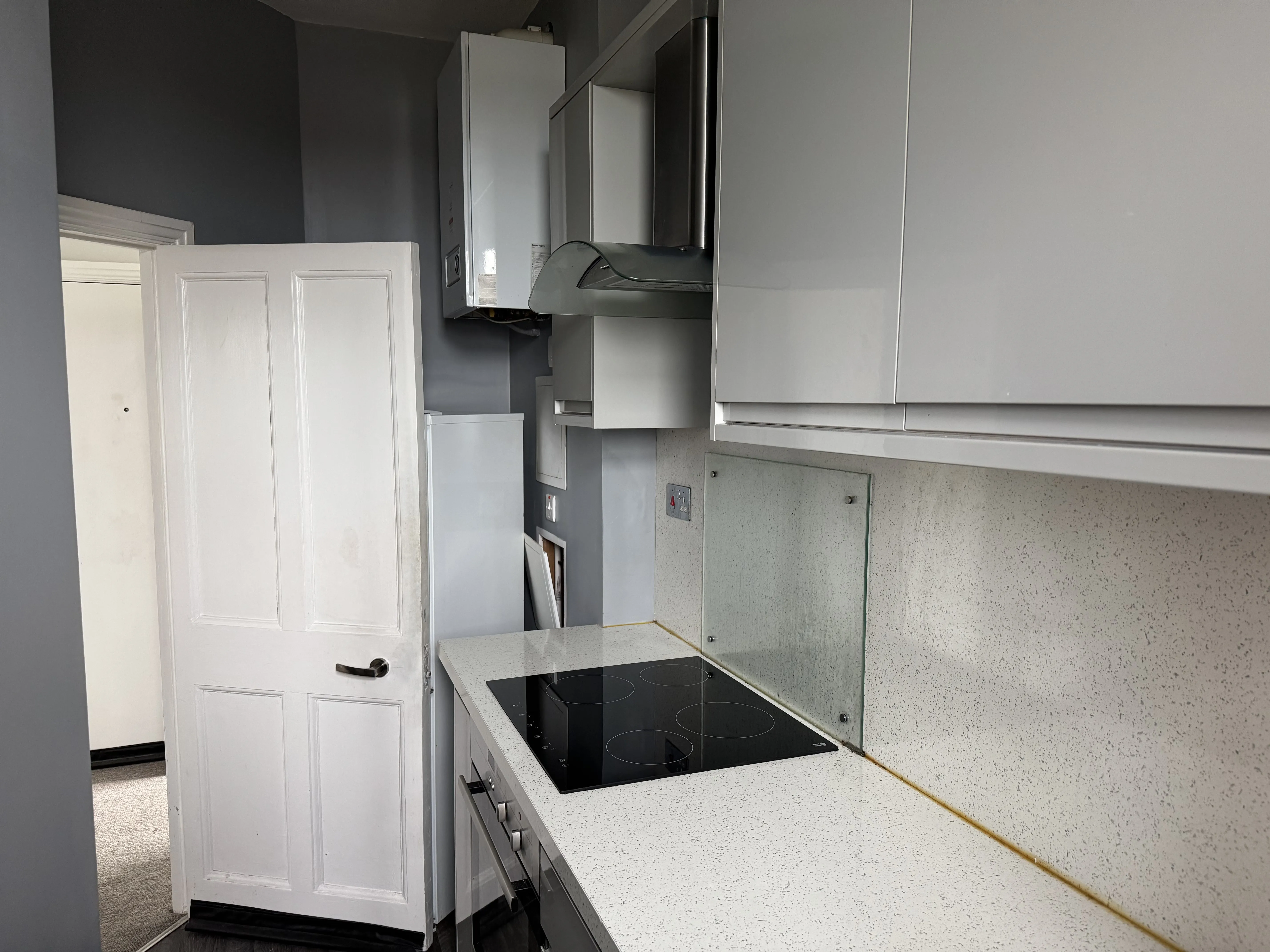 VACANT - Attractive Long Leasehold Self Contained Second Floor Flat