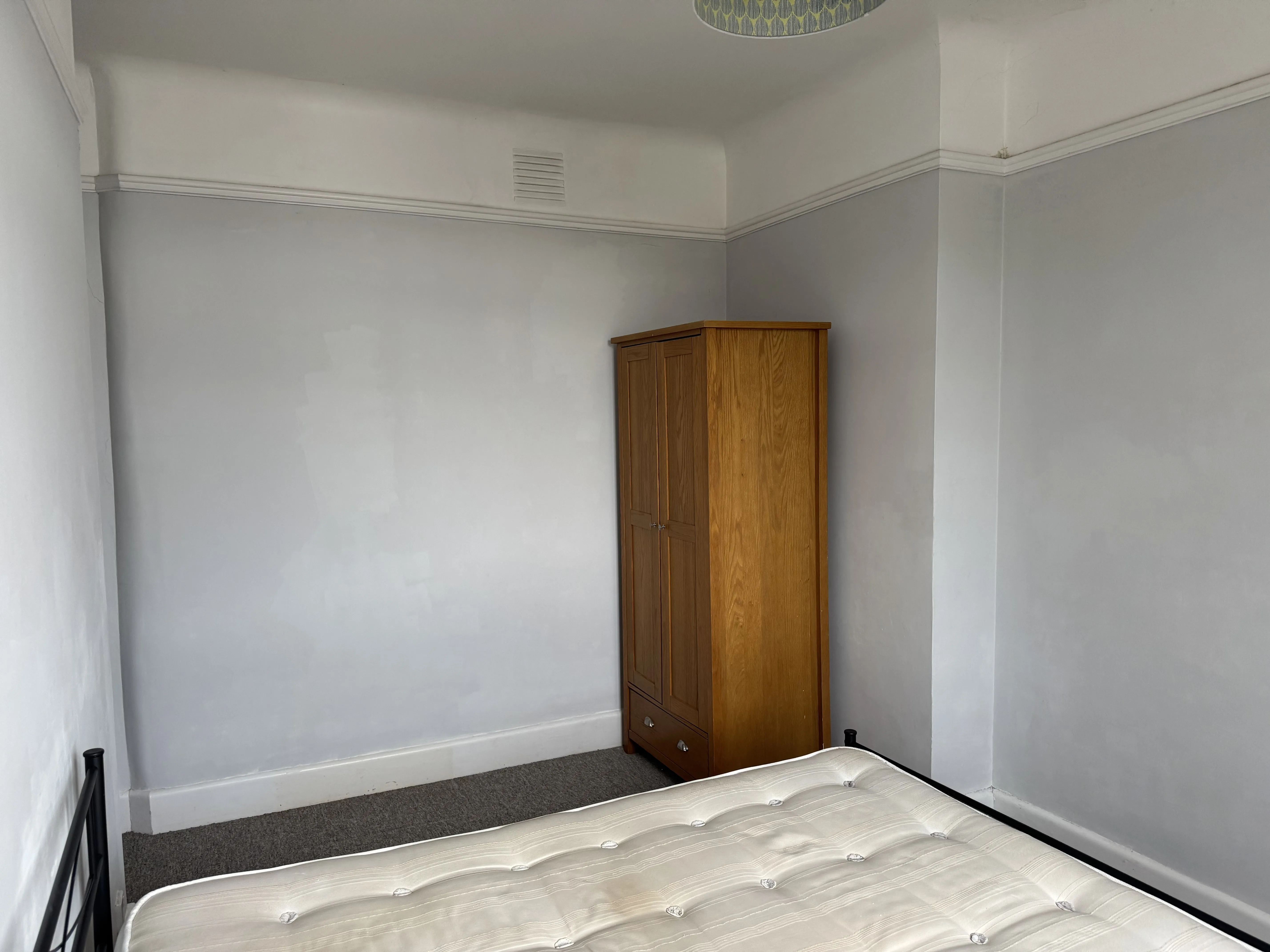 VACANT - Attractive Long Leasehold Self Contained Second Floor Flat