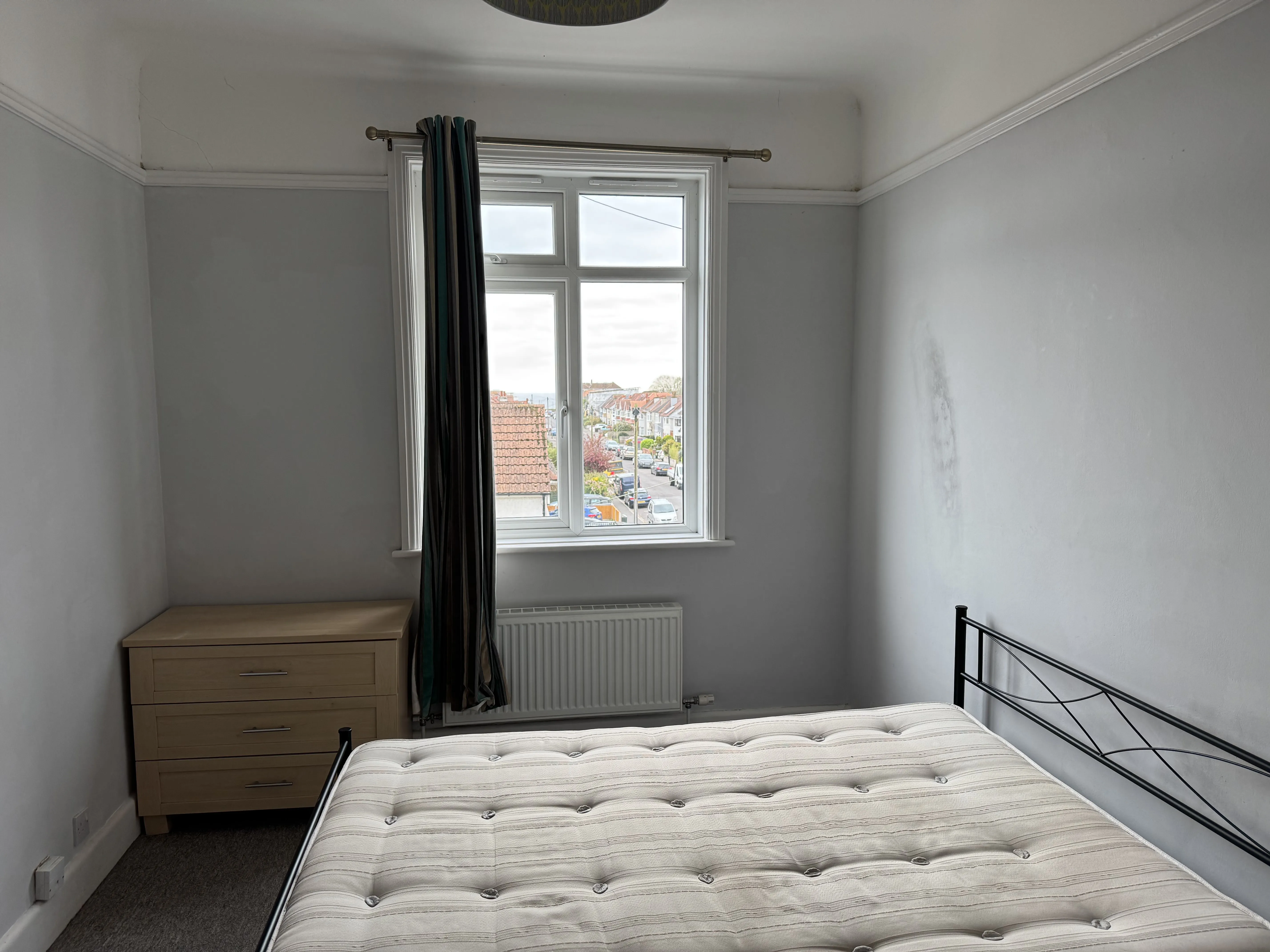 VACANT - Attractive Long Leasehold Self Contained Second Floor Flat