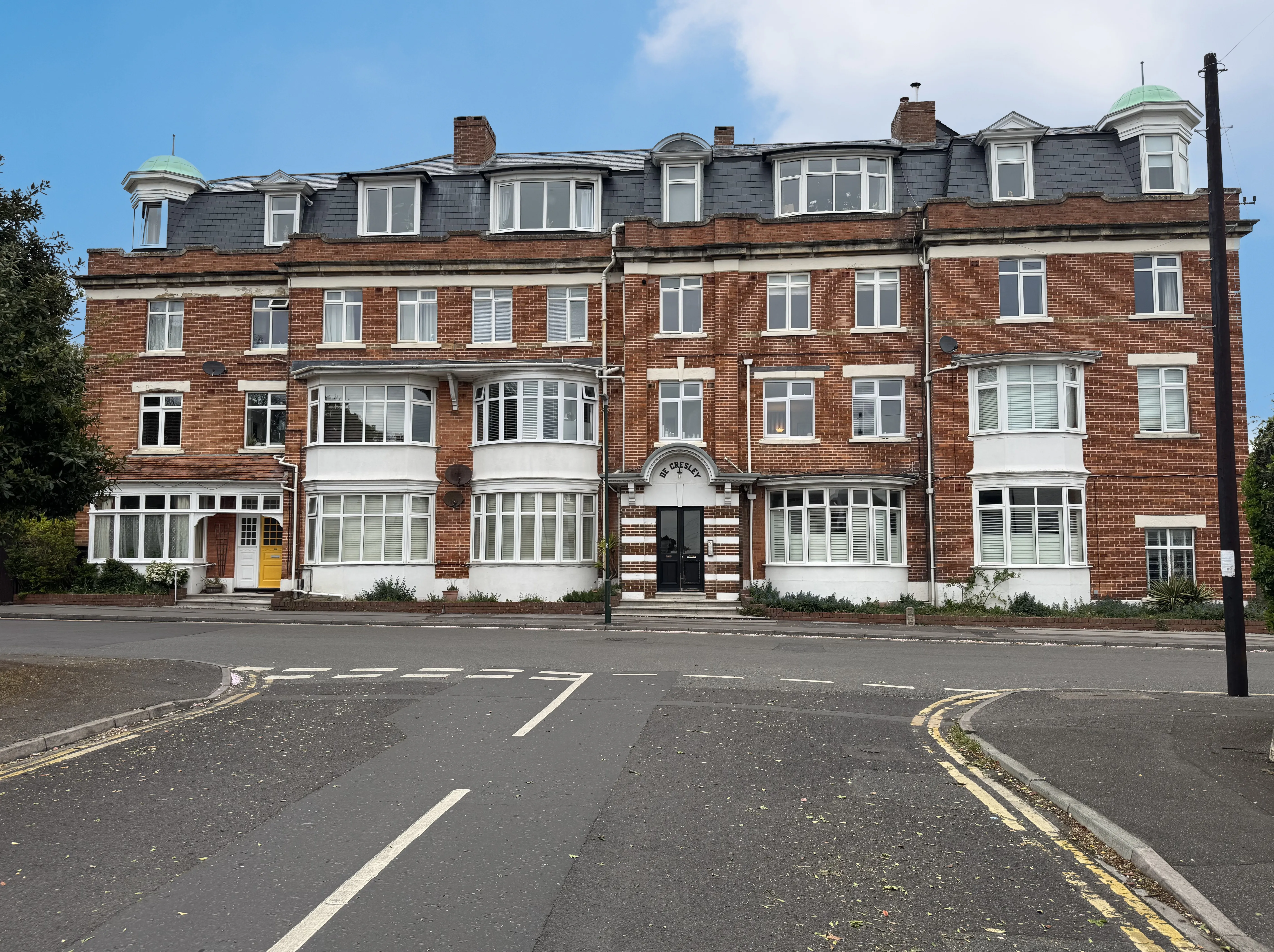 VACANT - Attractive Long Leasehold Self Contained Second Floor Flat