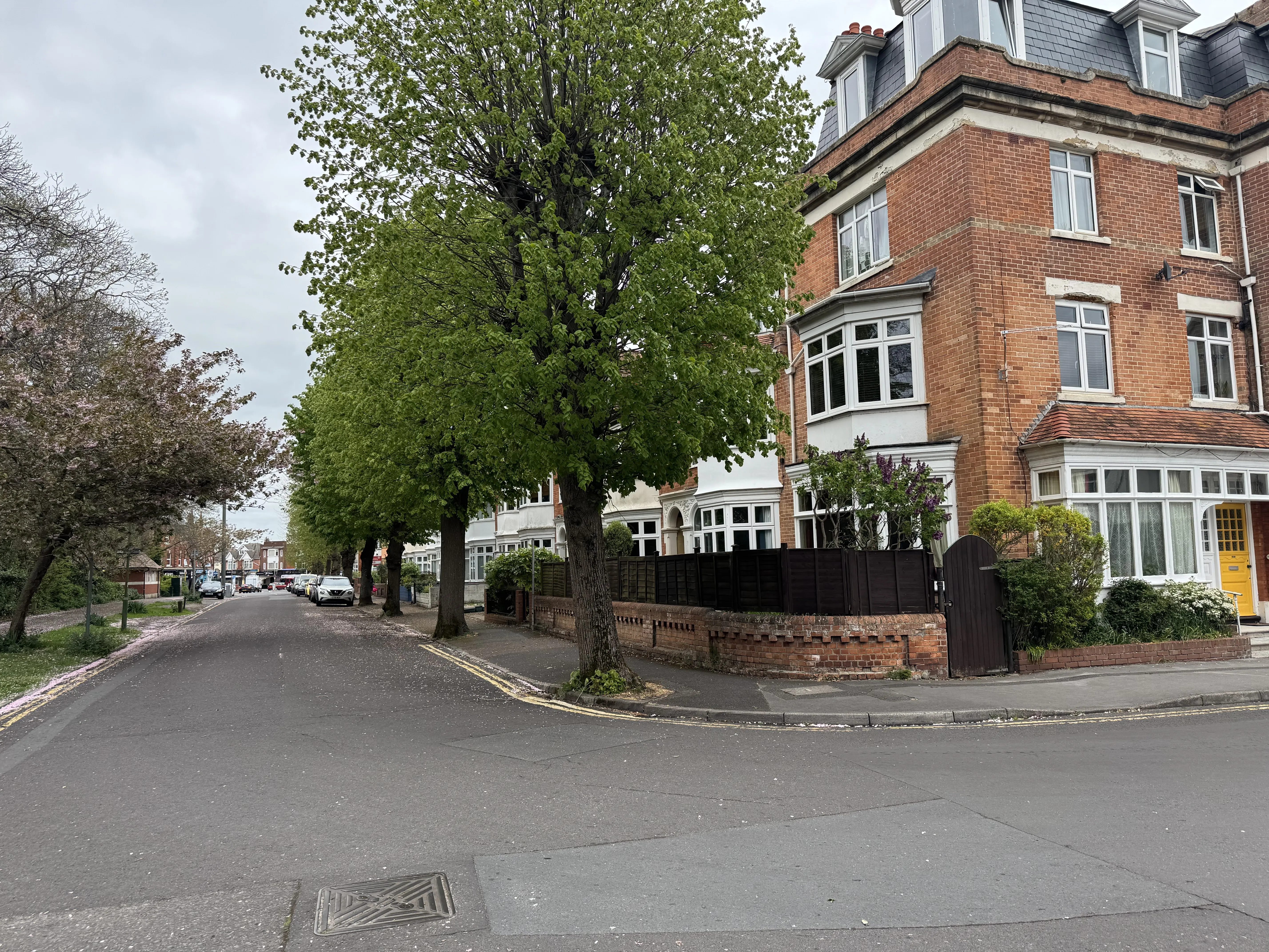 VACANT - Attractive Long Leasehold Self Contained Second Floor Flat