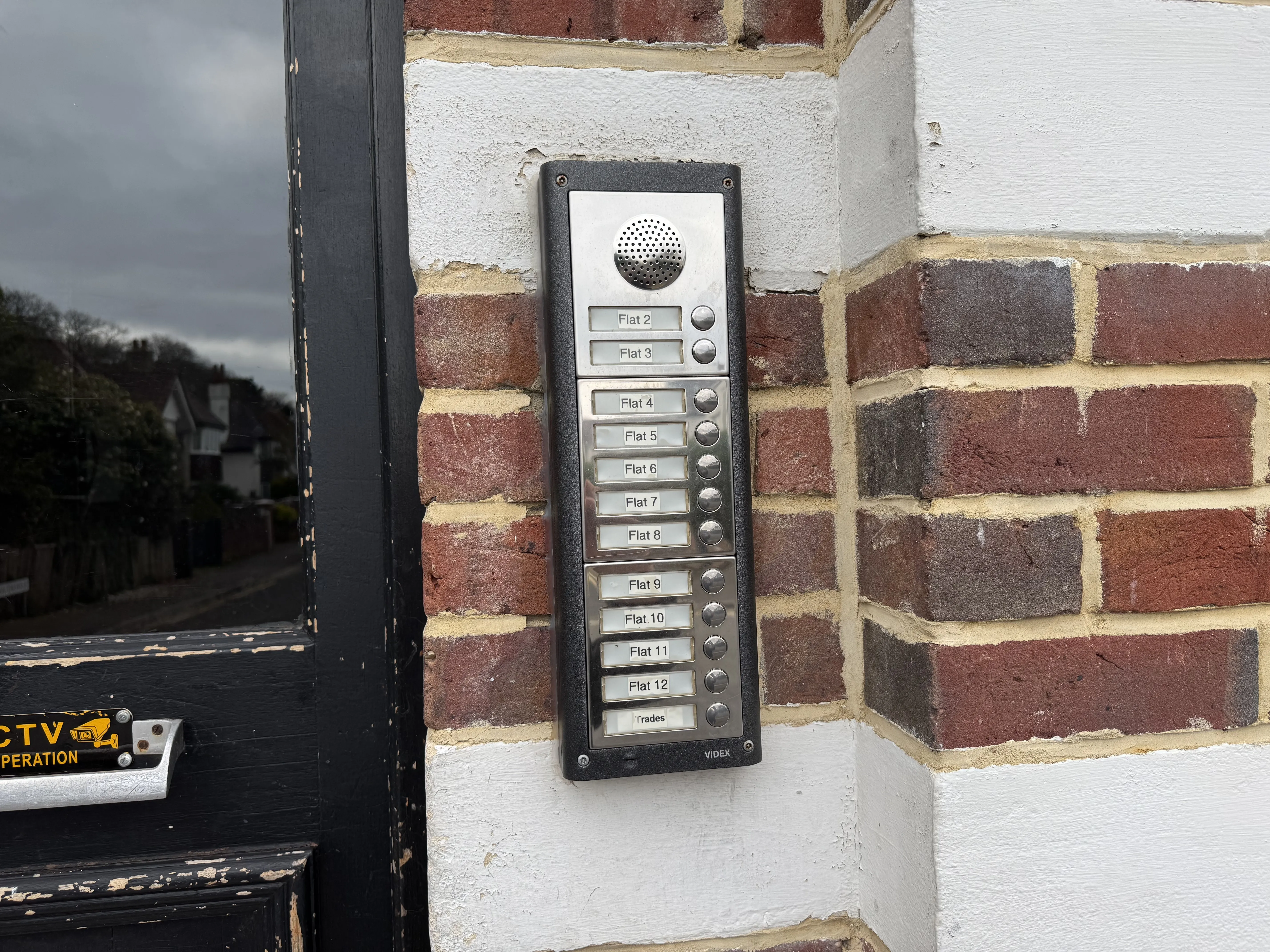 VACANT - Attractive Long Leasehold Self Contained Second Floor Flat