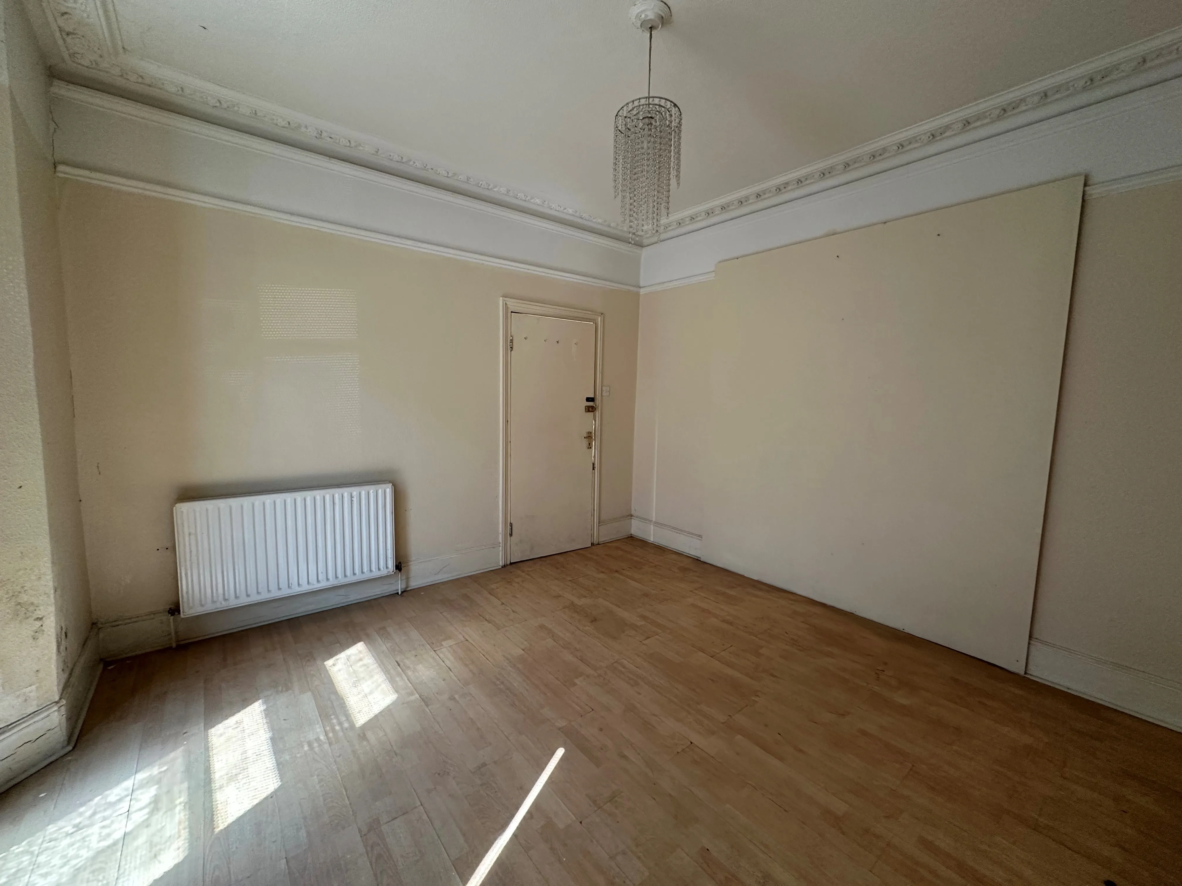 VACANT - Freehold Mid Terrace House