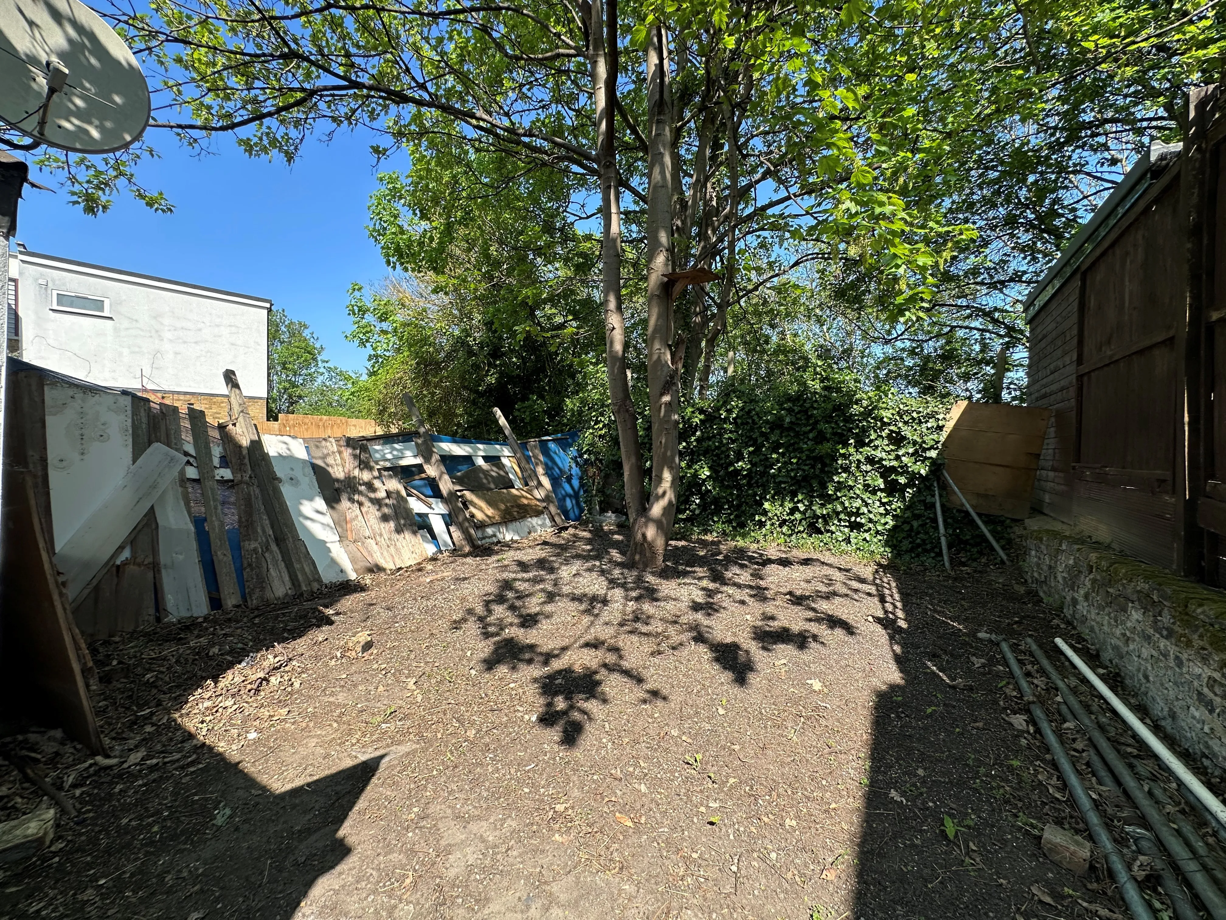 VACANT - Freehold Mid Terrace House