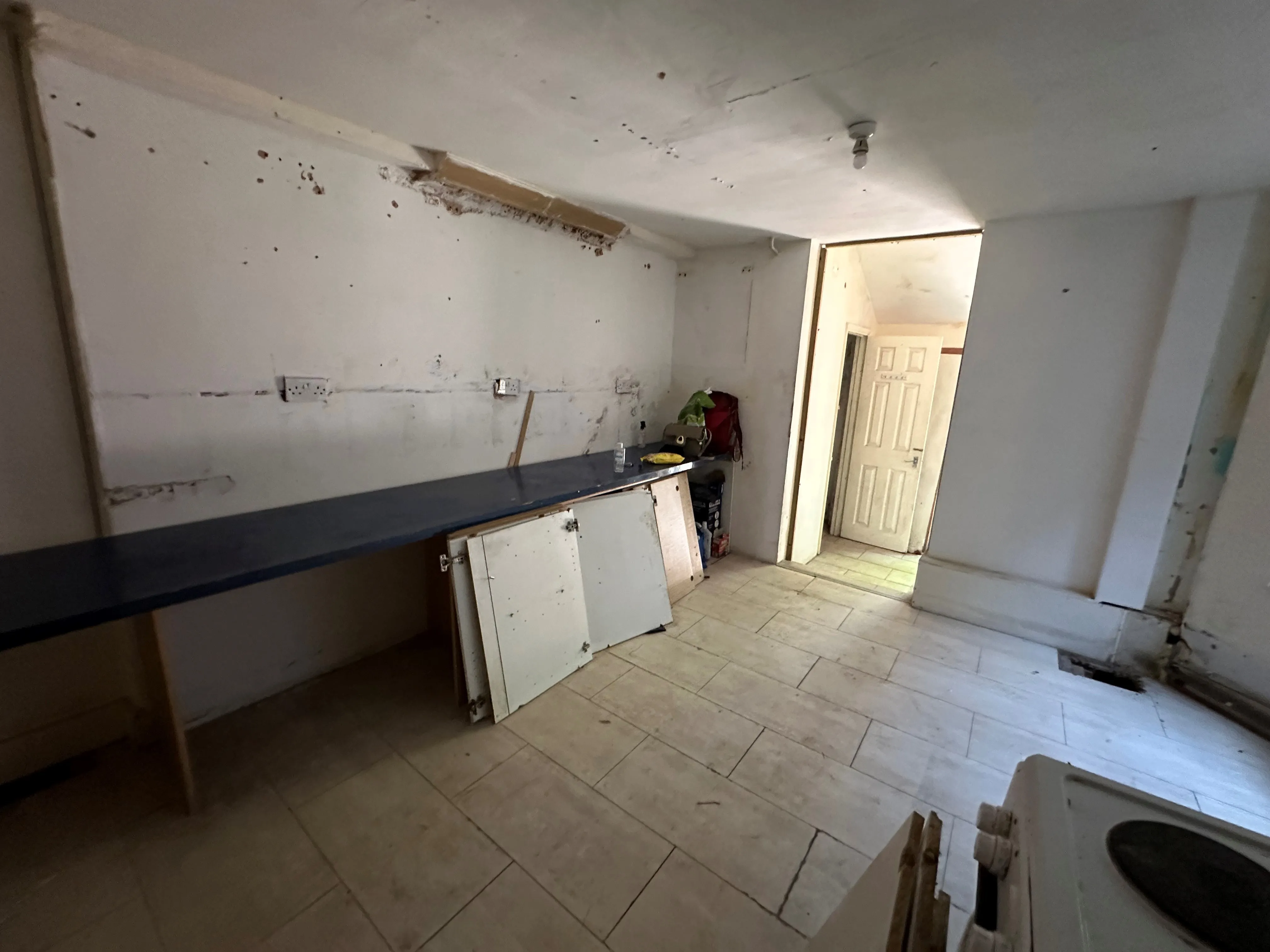 VACANT - Freehold Mid Terrace House