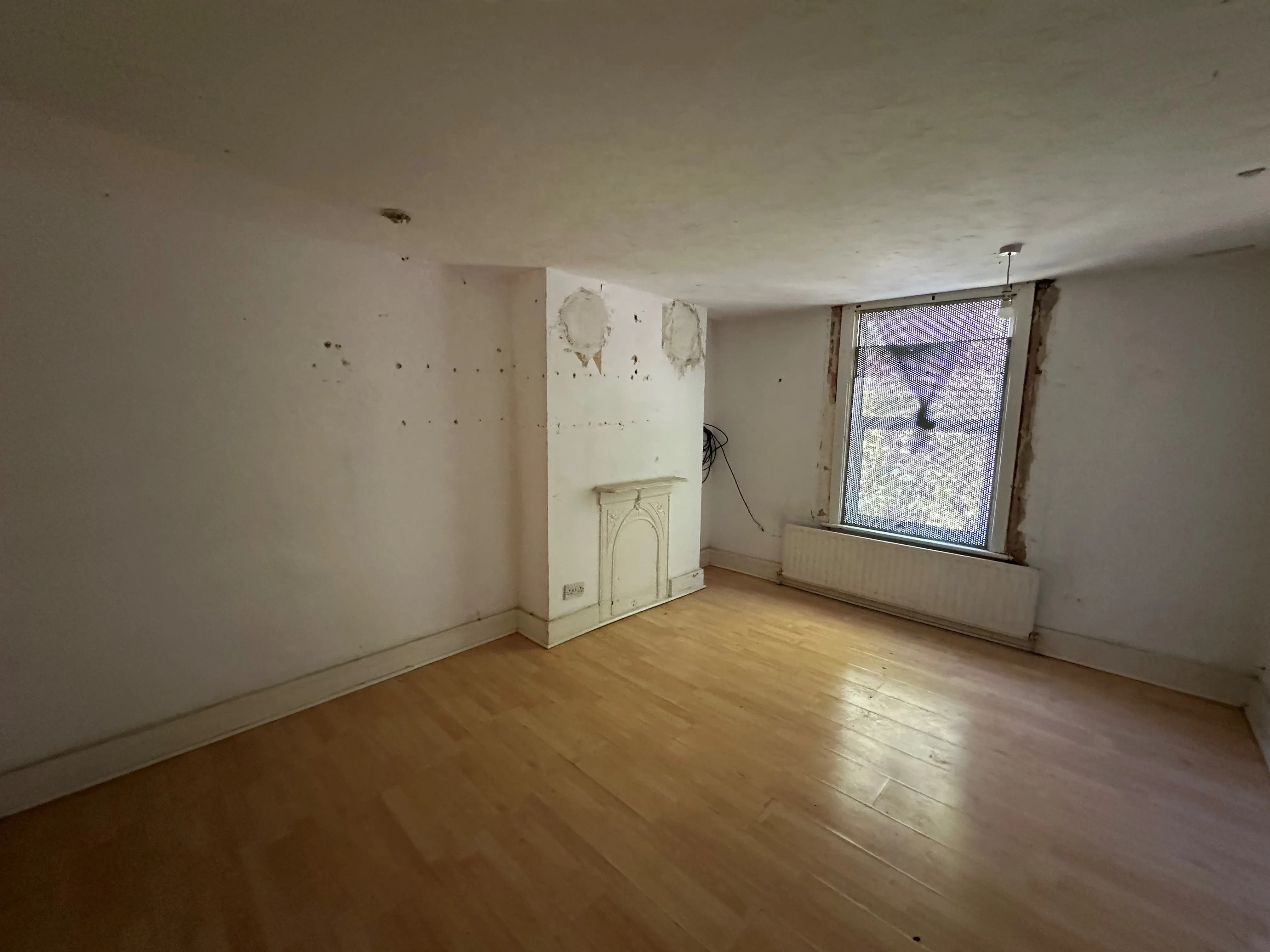 VACANT - Freehold Mid Terrace House