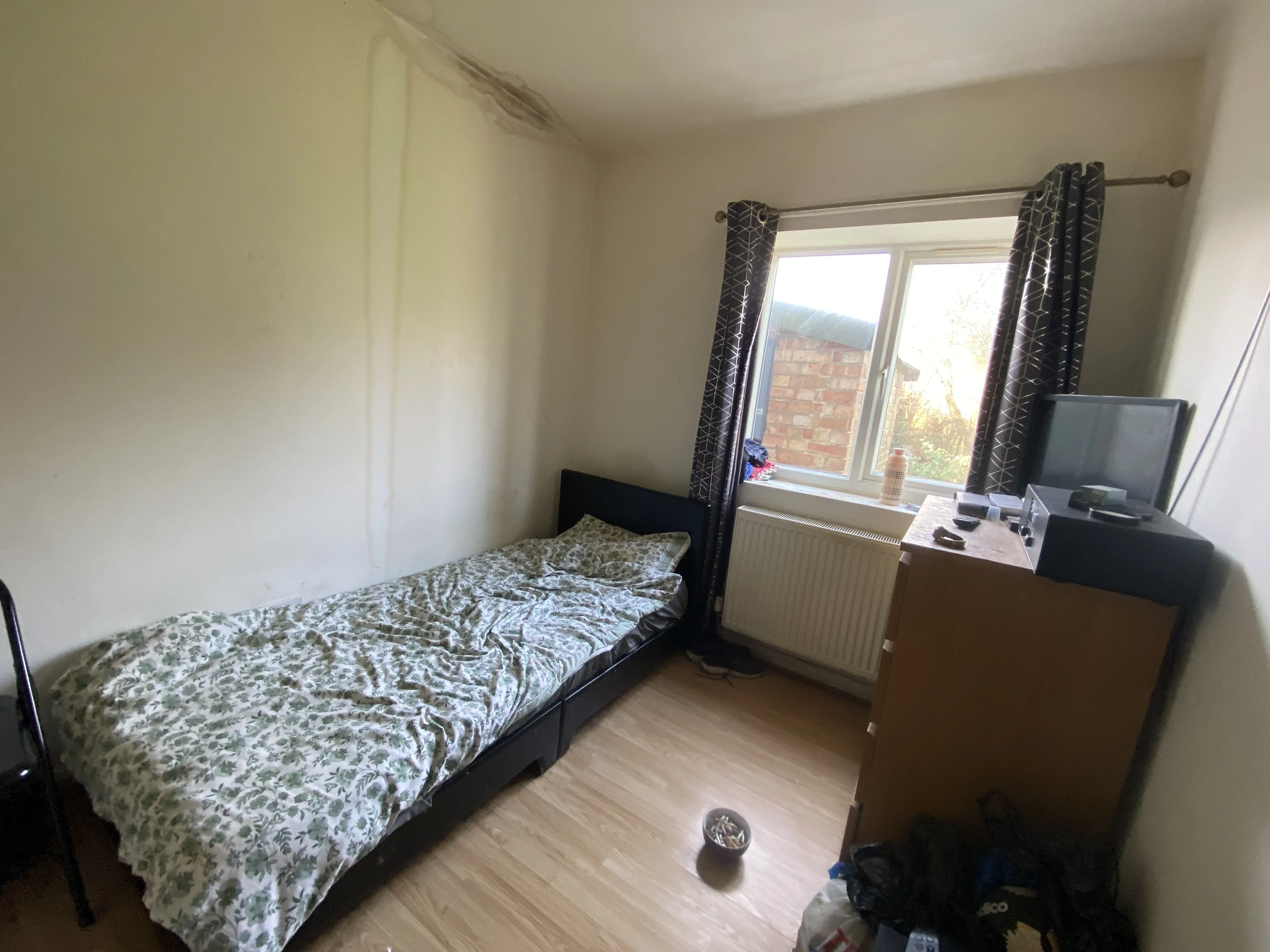 INVESTMENT - Freehold Semi Detached House