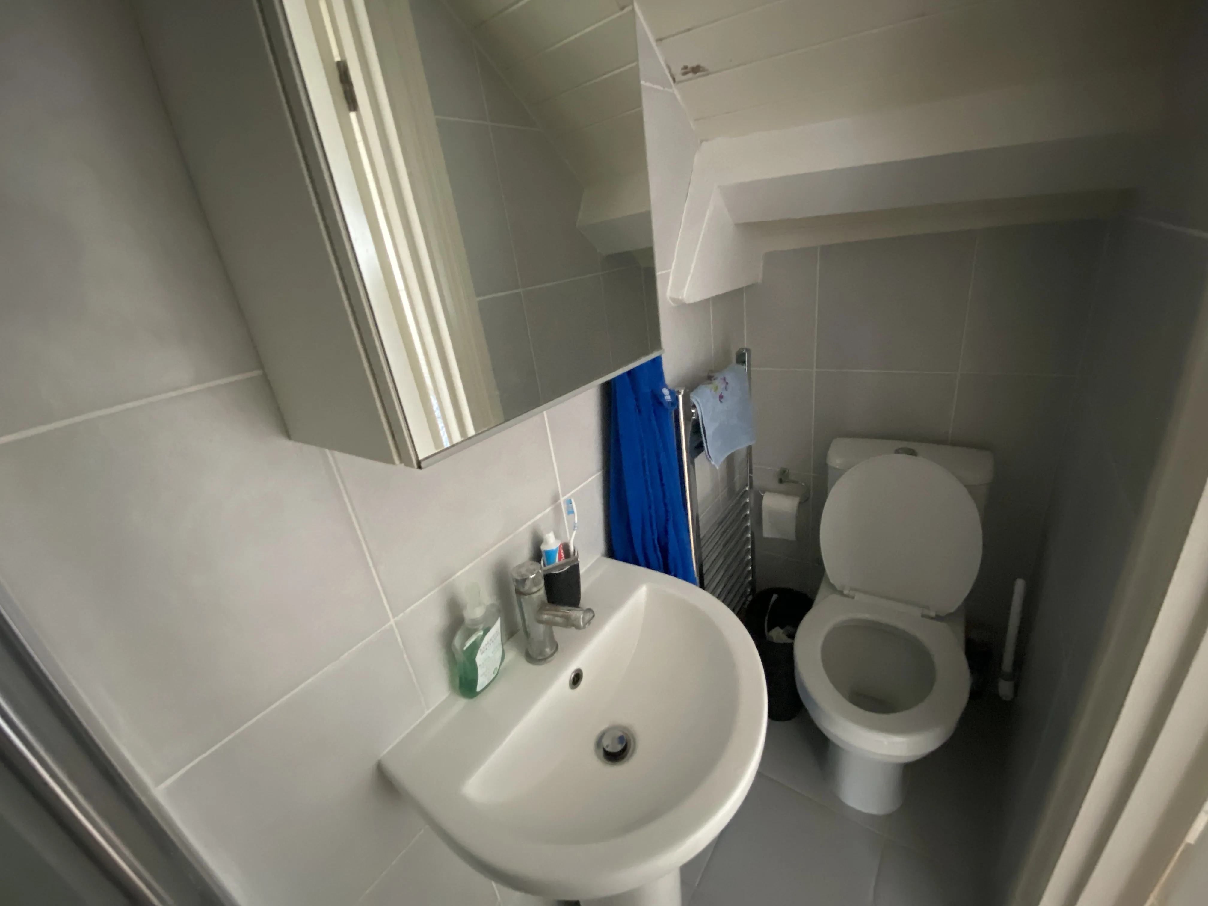 INVESTMENT - Freehold Mid Terrace Building