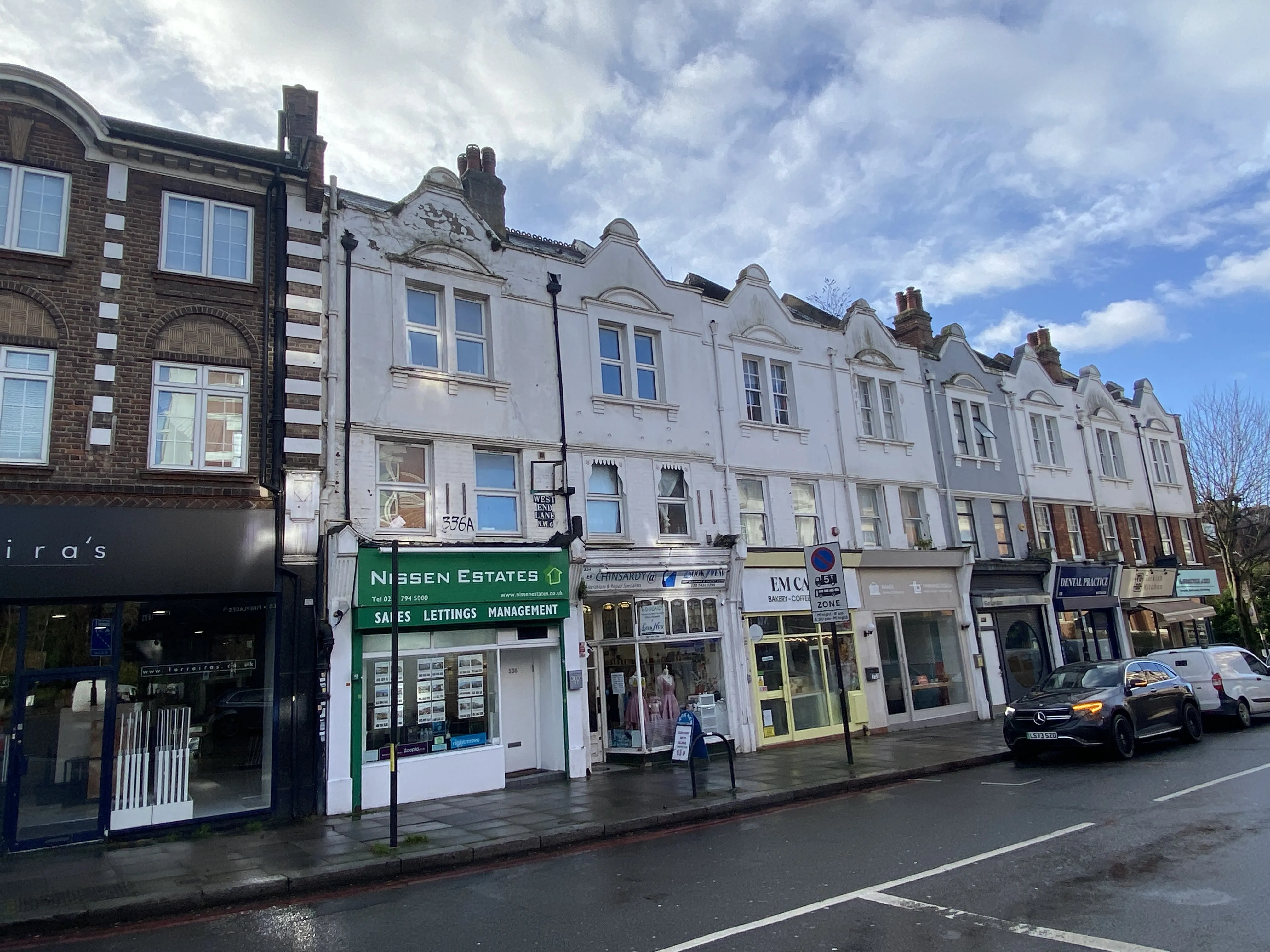 INVESTMENT - Freehold Mid Terrace Building